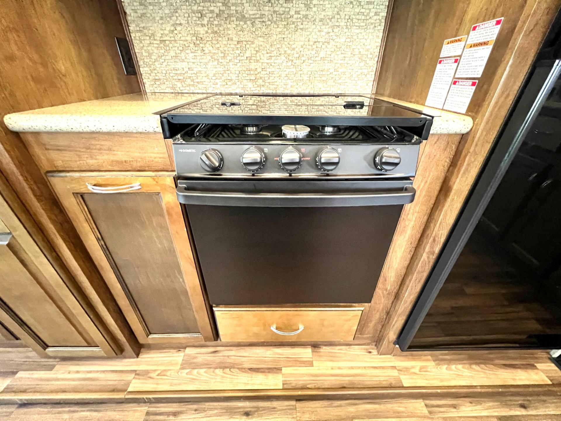 2018 Coachmen 2018 Coachmen Chaparral - thumbnail 24