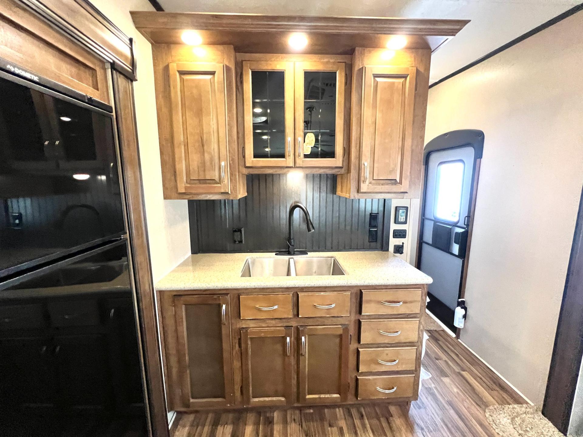 2018 Coachmen 2018 Coachmen Chaparral - thumbnail 28