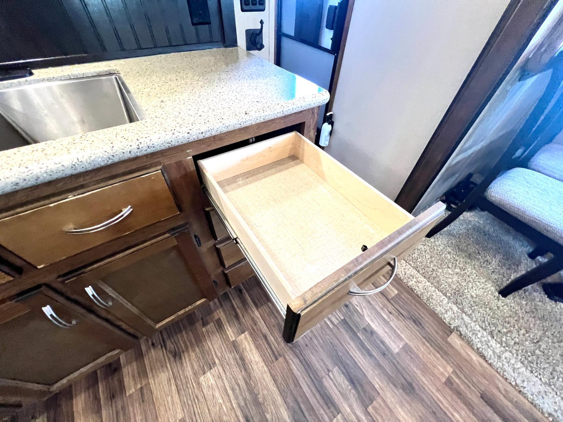 2018 Coachmen 2018 Coachmen Chaparral - thumbnail 33