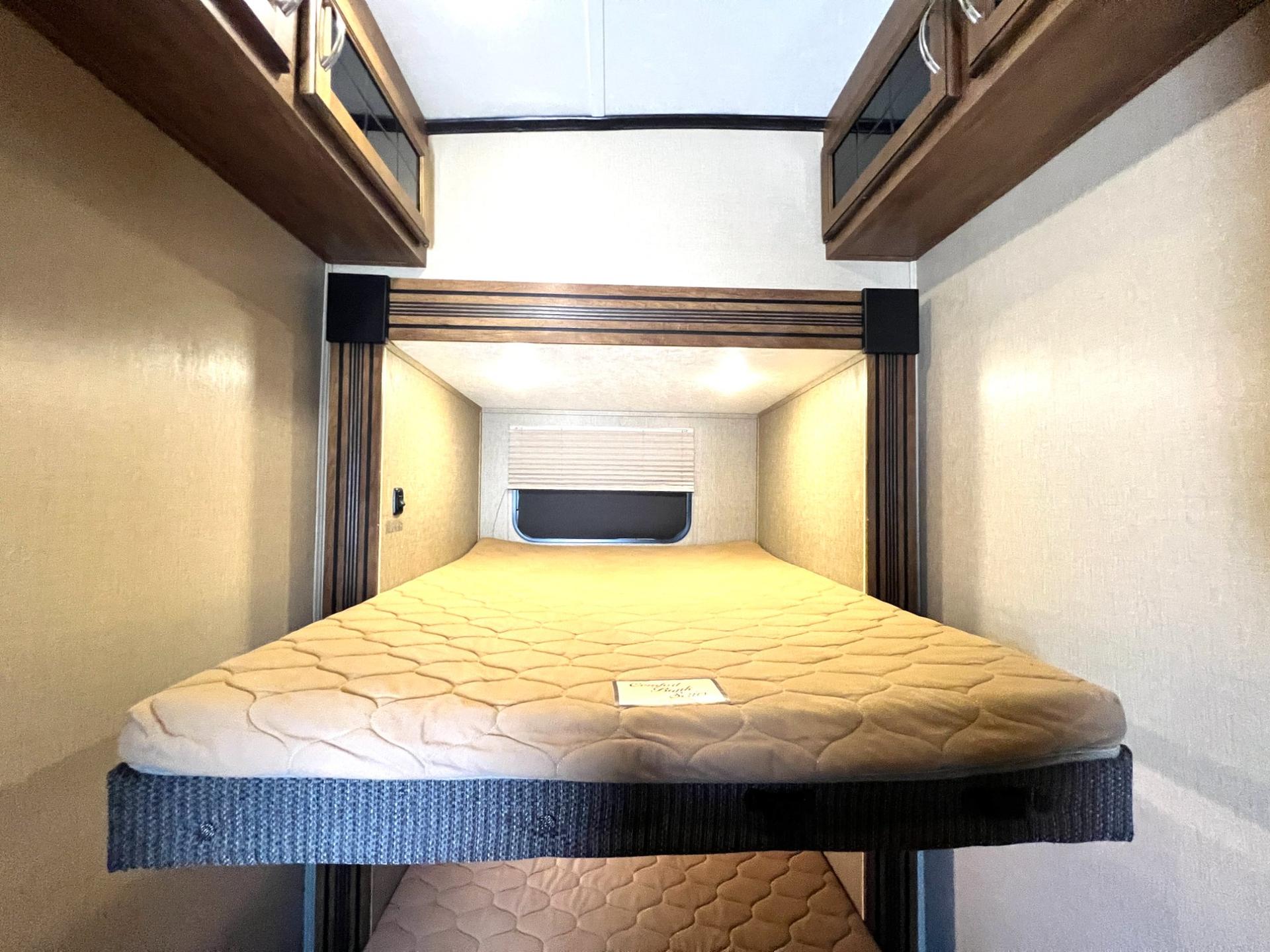 2018 Coachmen 2018 Coachmen Chaparral - thumbnail 35