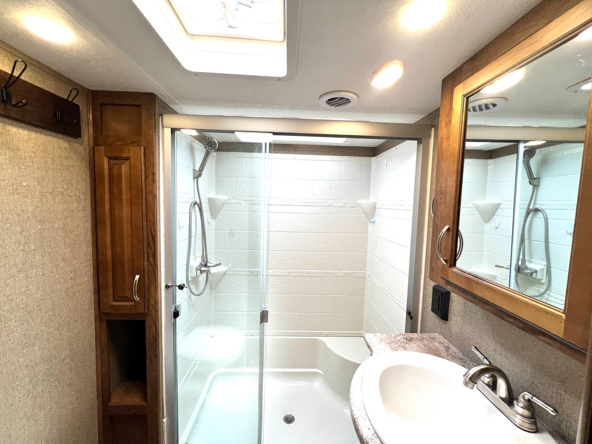 2018 Coachmen 2018 Coachmen Chaparral - thumbnail 36