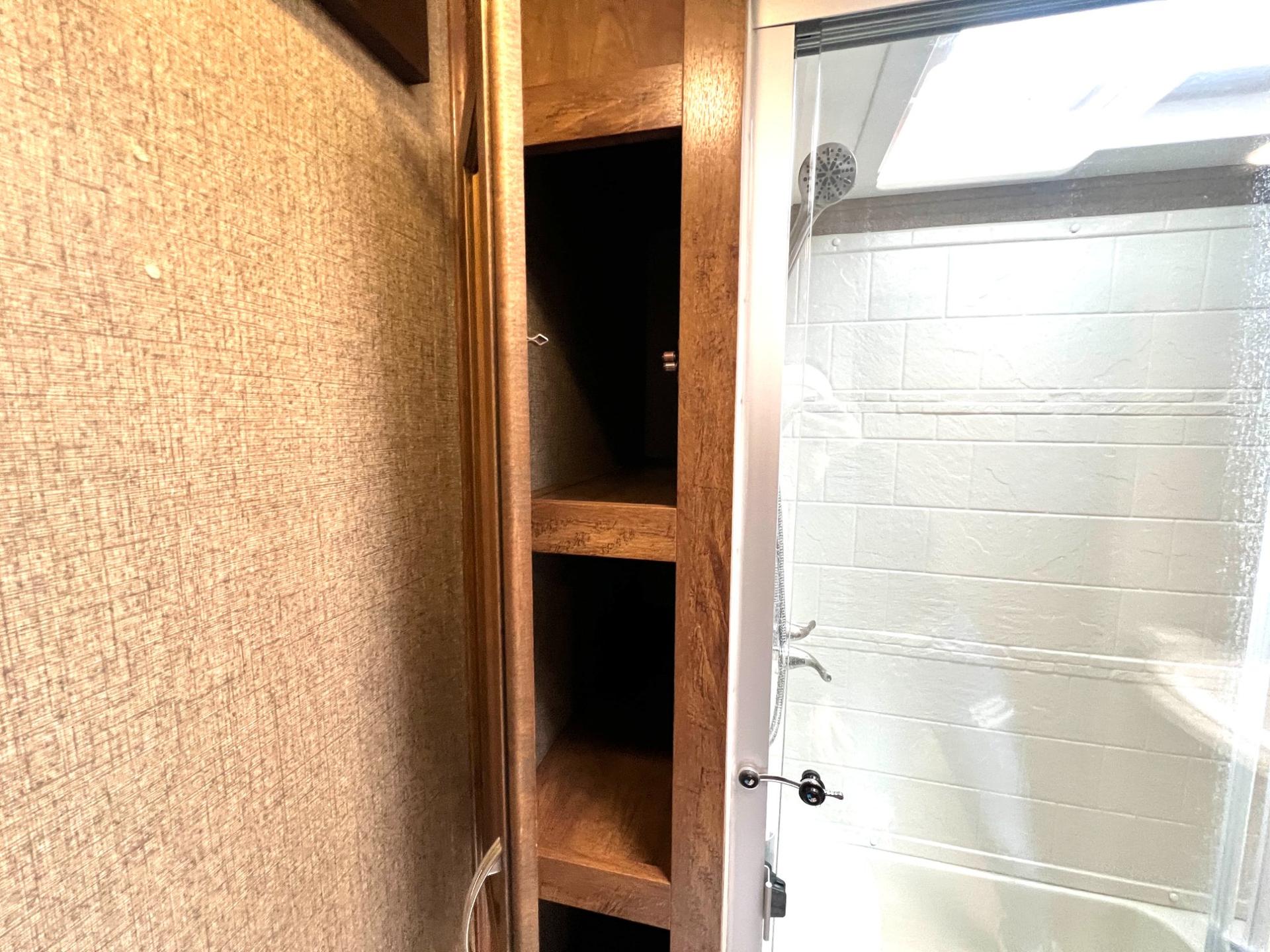2018 Coachmen 2018 Coachmen Chaparral - thumbnail 42
