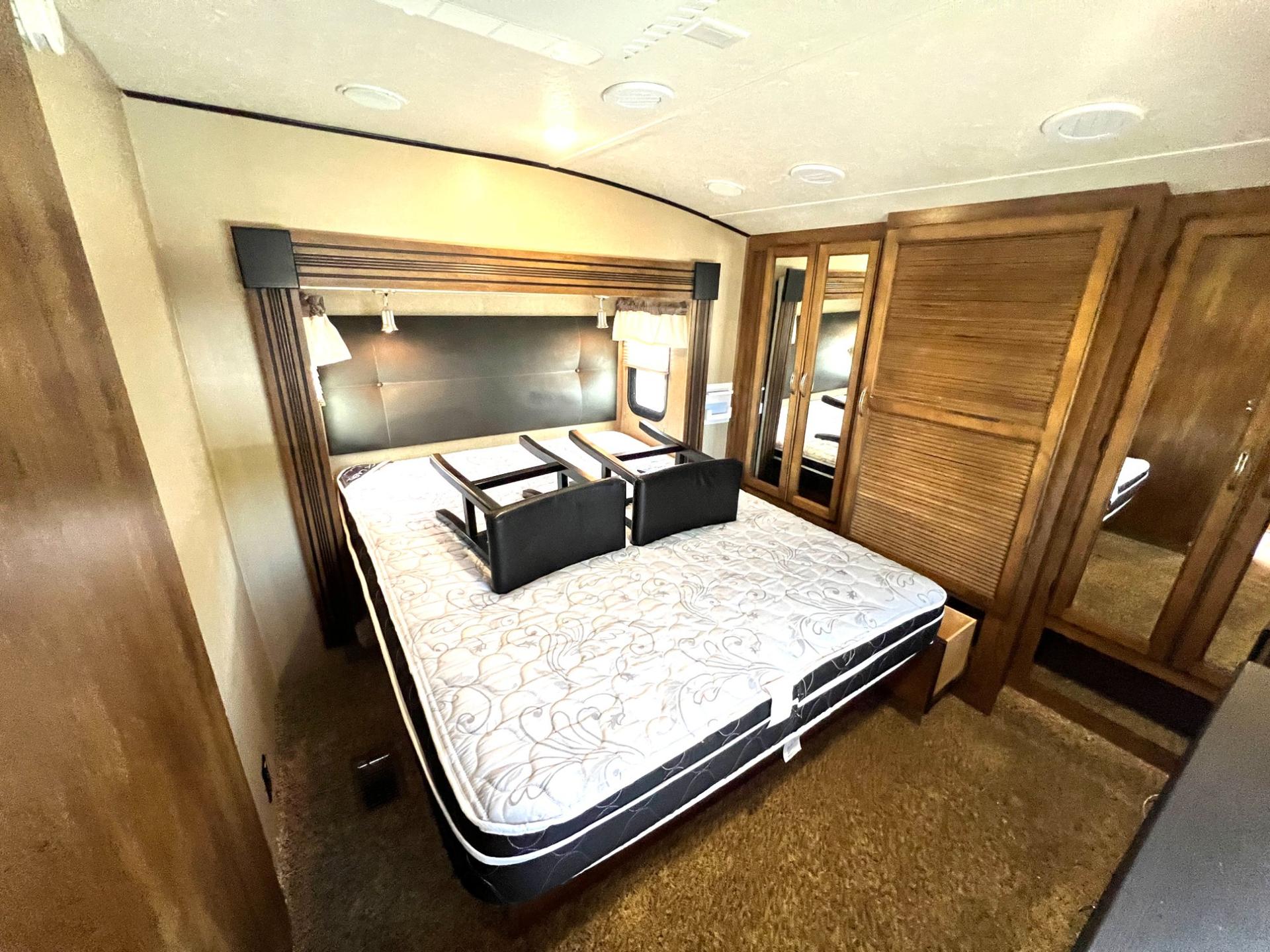 2018 Coachmen 2018 Coachmen Chaparral - thumbnail 44