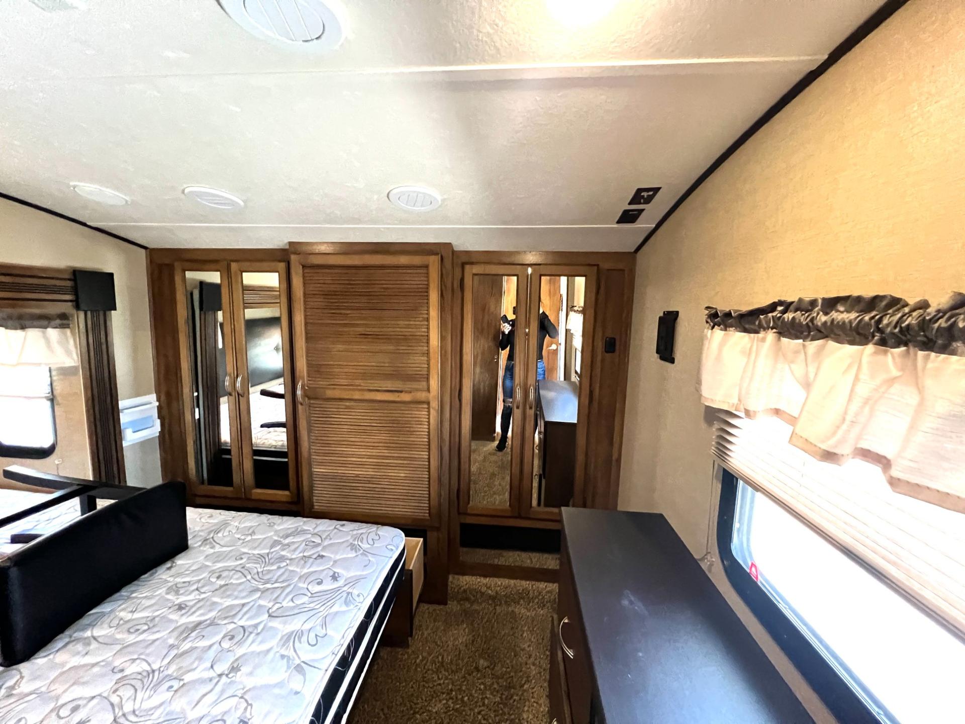 2018 Coachmen 2018 Coachmen Chaparral - thumbnail 45