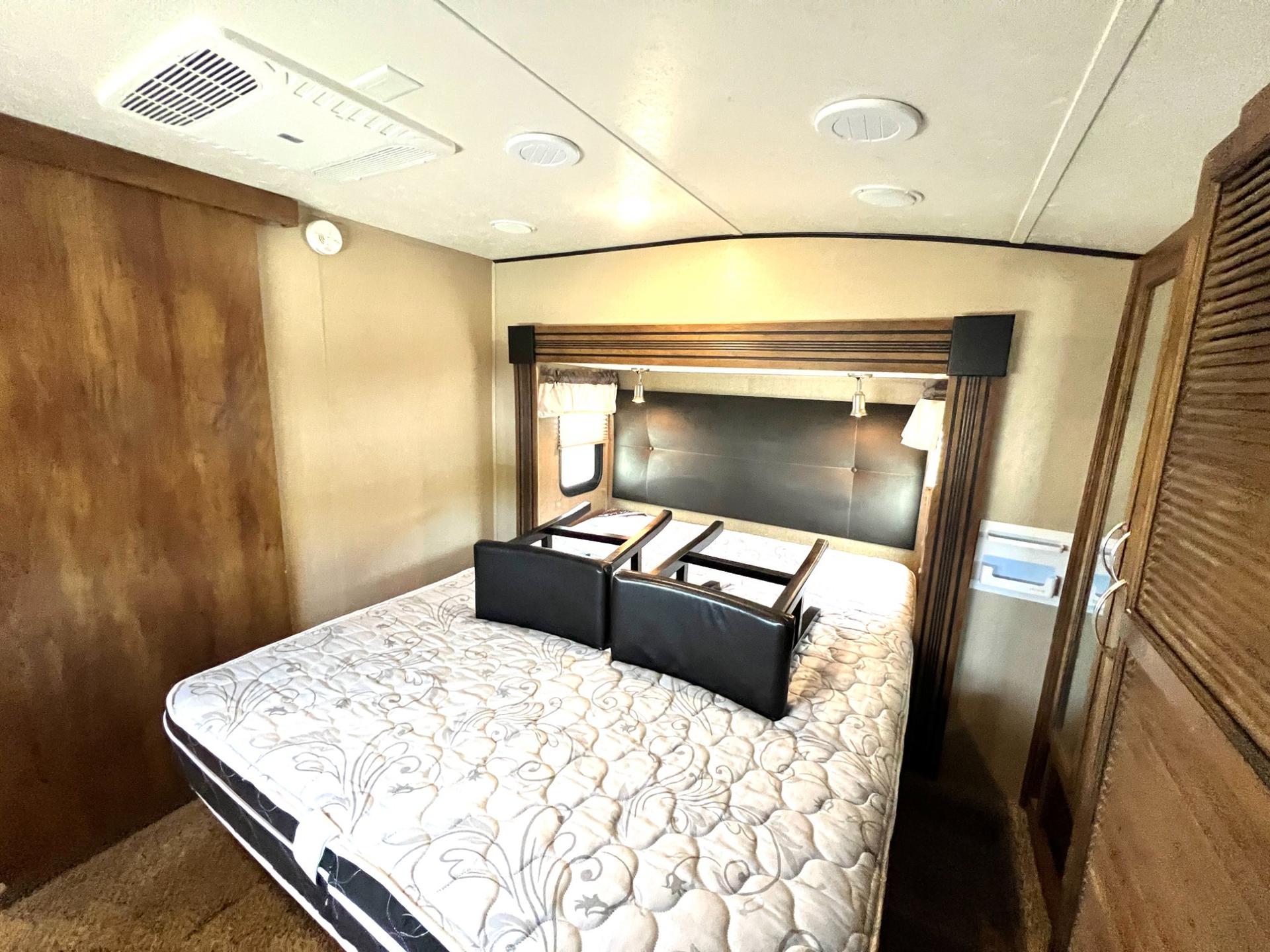 2018 Coachmen 2018 Coachmen Chaparral - thumbnail 47