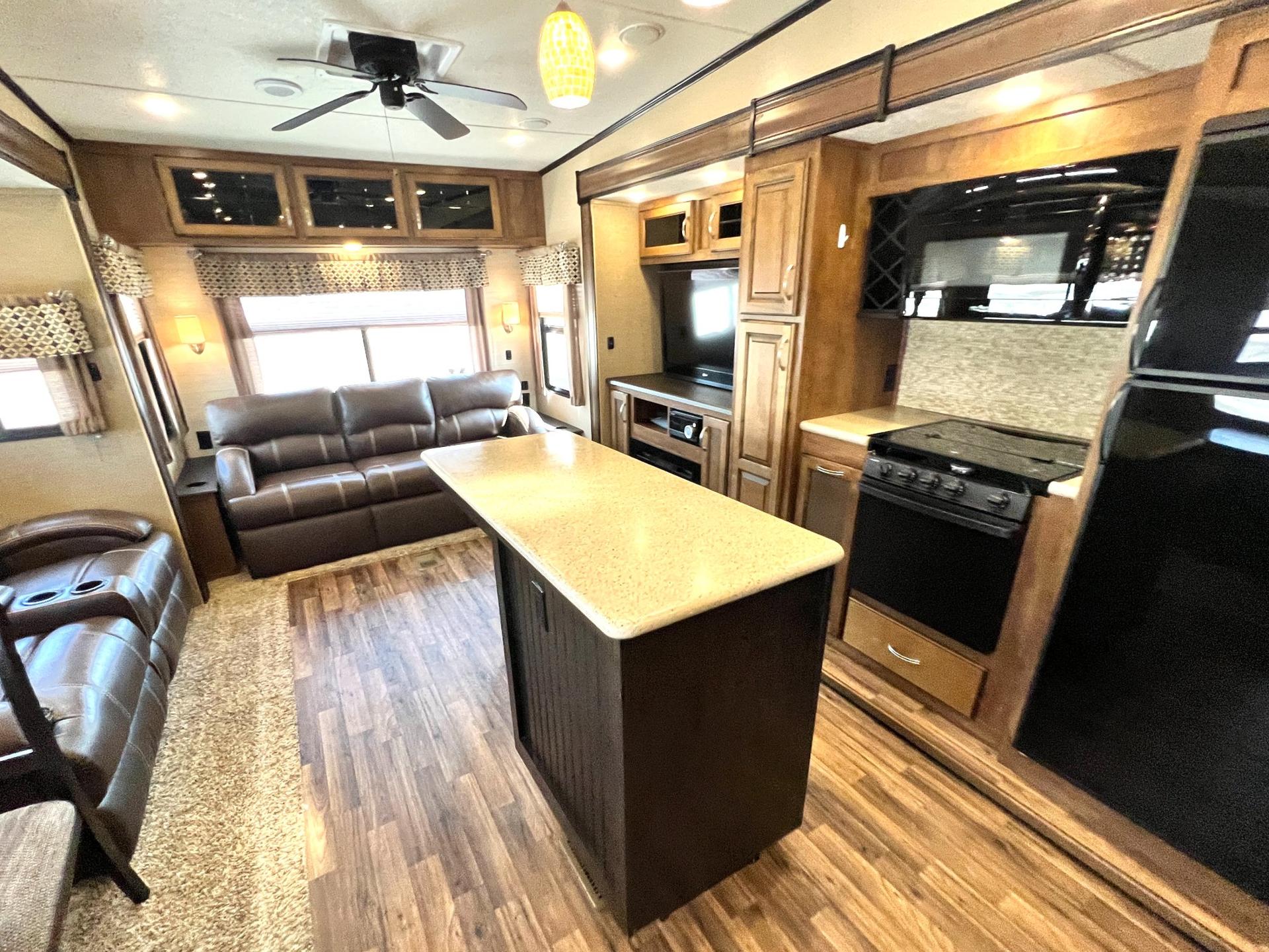 2018 Coachmen 2018 Coachmen Chaparral - thumbnail 50
