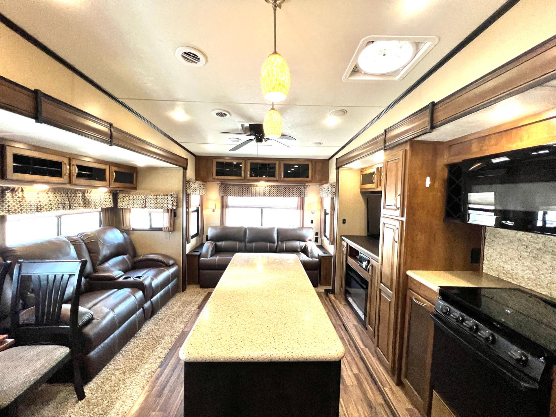 2018 Coachmen 2018 Coachmen Chaparral - thumbnail 13