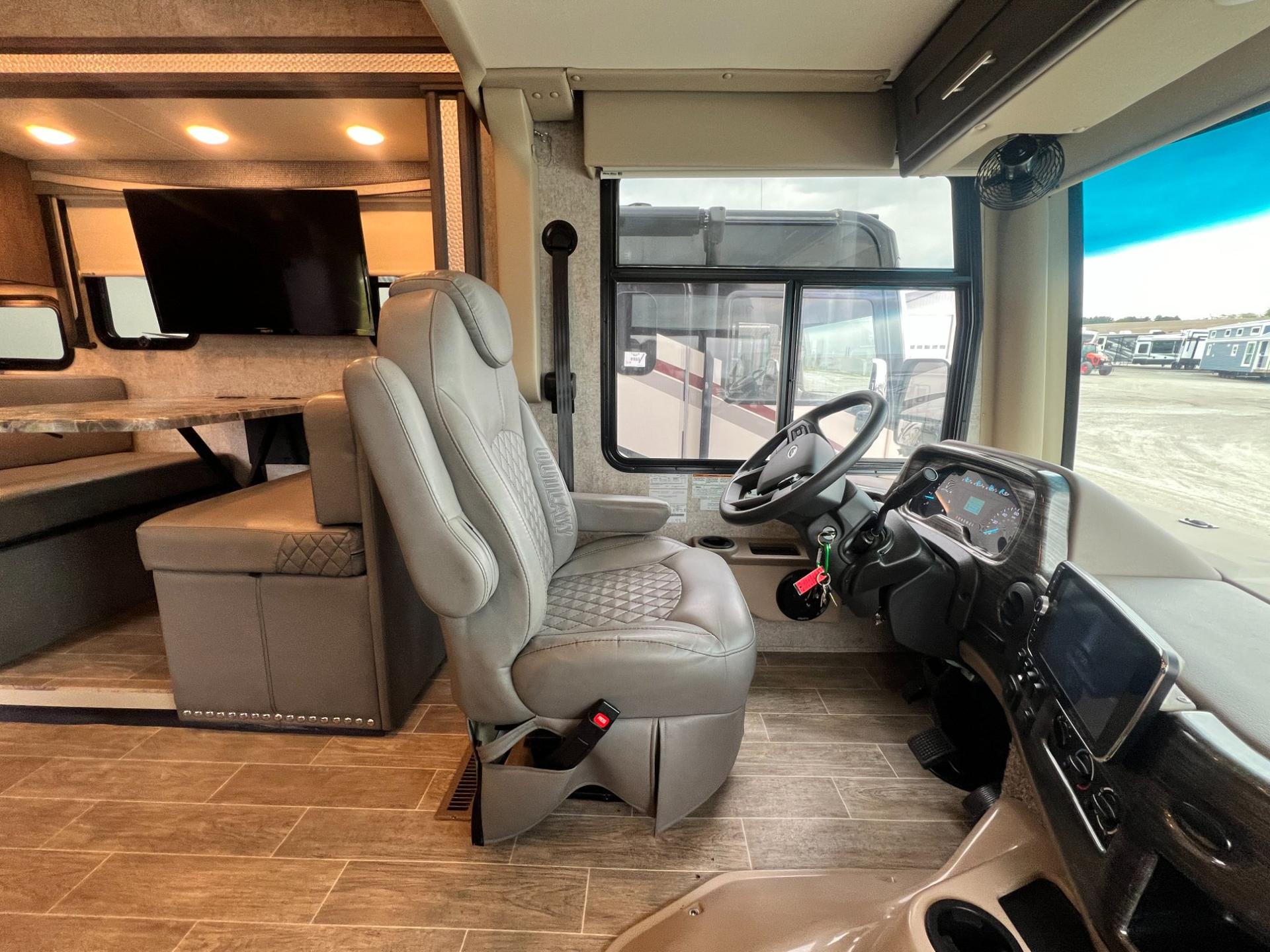 2021 Thor Motor Coach 2021 Thor Motor Coach Outlaw - thumbnail 6