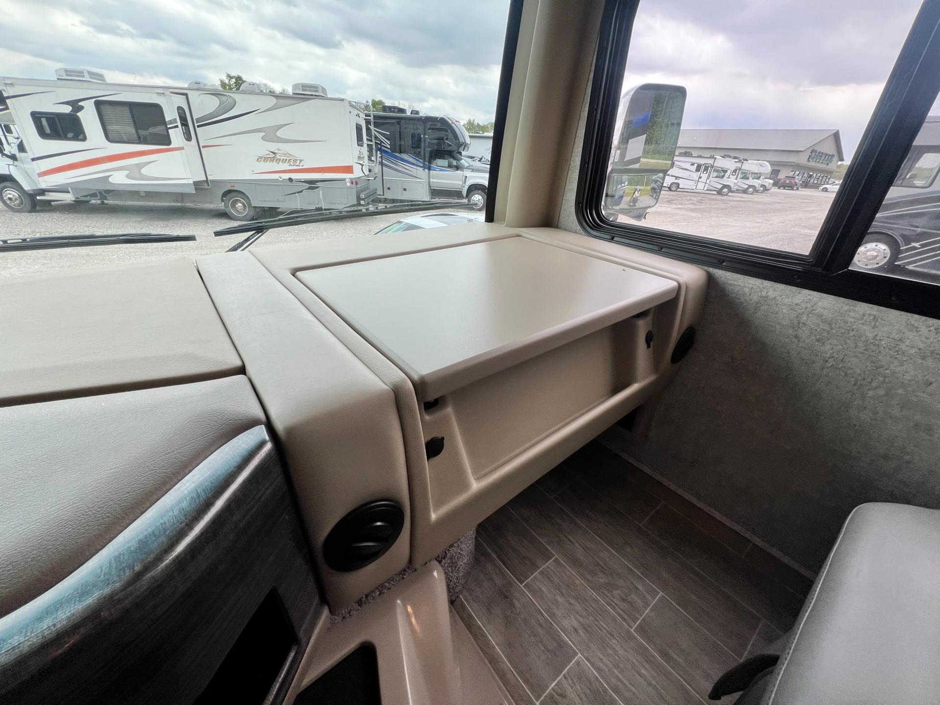 2021 Thor Motor Coach 2021 Thor Motor Coach Outlaw - thumbnail 9