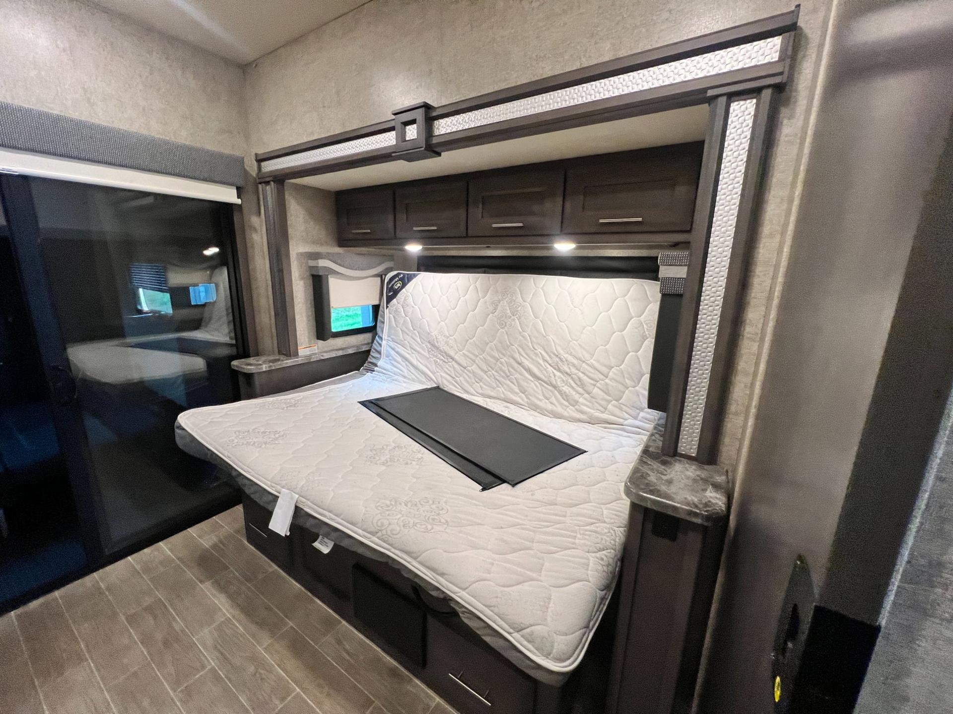 2021 Thor Motor Coach 2021 Thor Motor Coach Outlaw - thumbnail 30