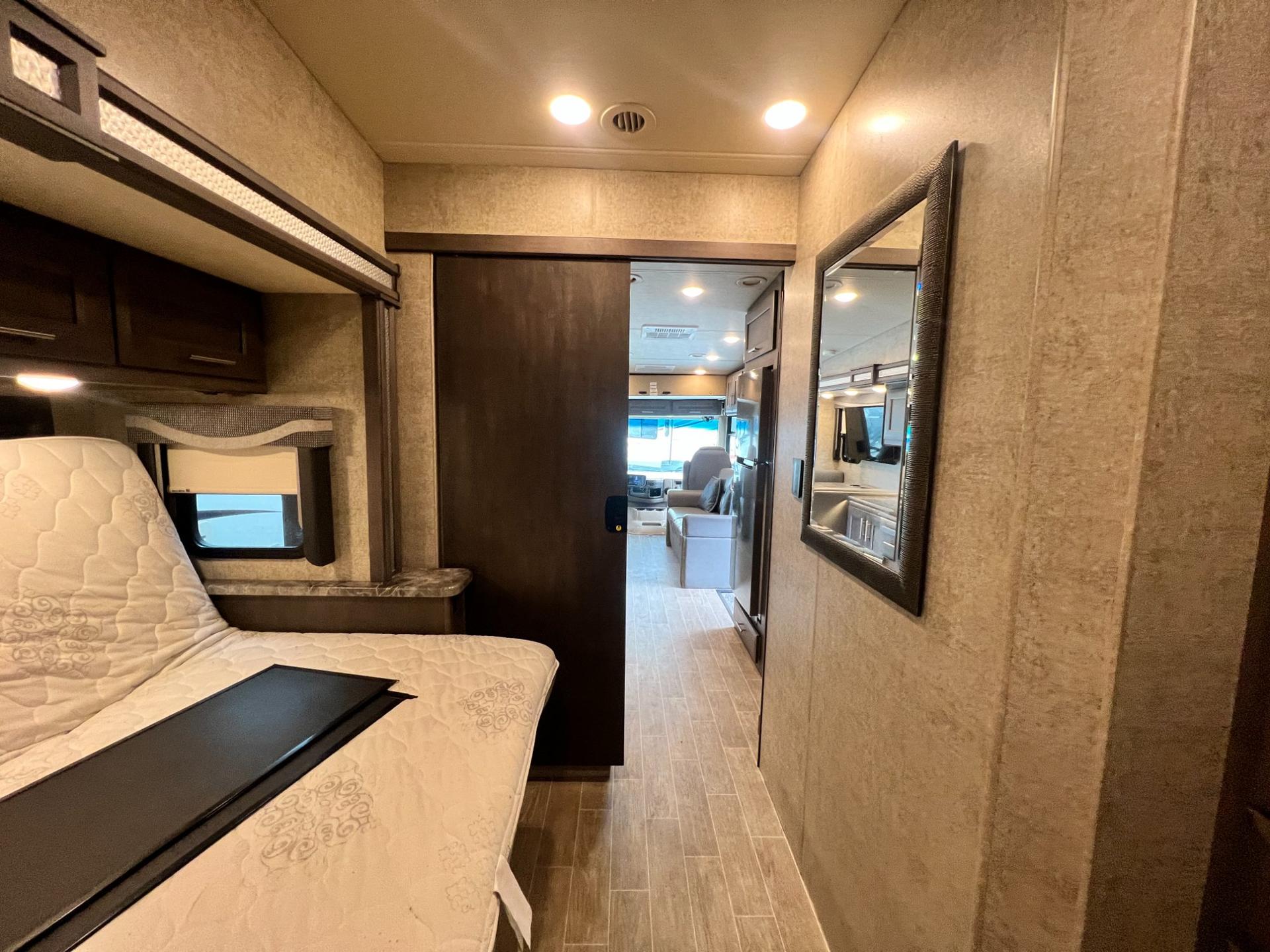 2021 Thor Motor Coach 2021 Thor Motor Coach Outlaw - thumbnail 36