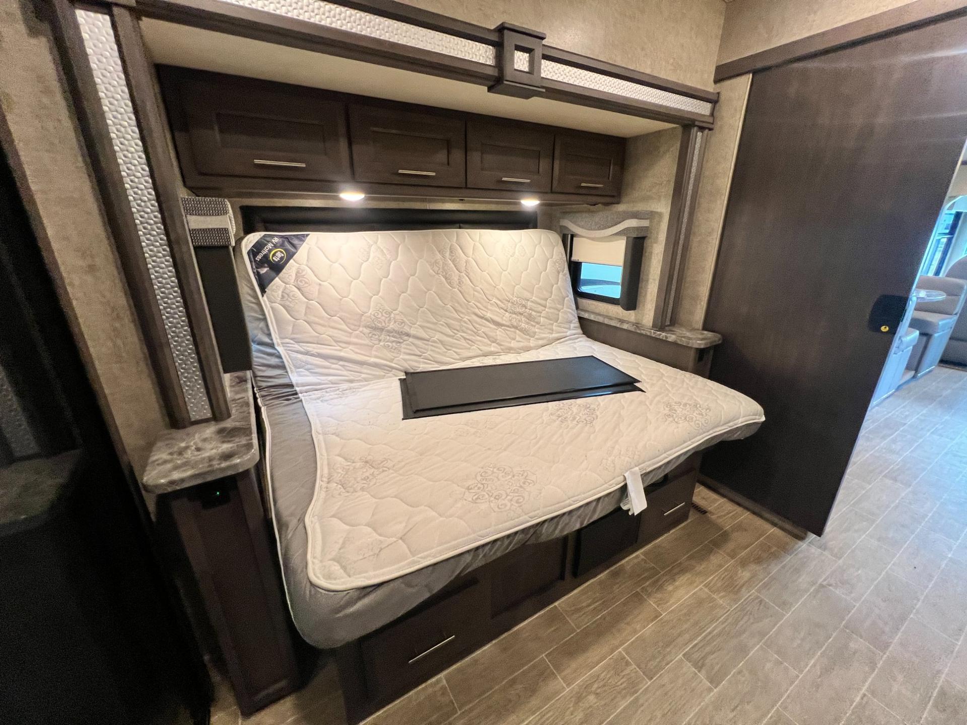 2021 Thor Motor Coach 2021 Thor Motor Coach Outlaw - thumbnail 37
