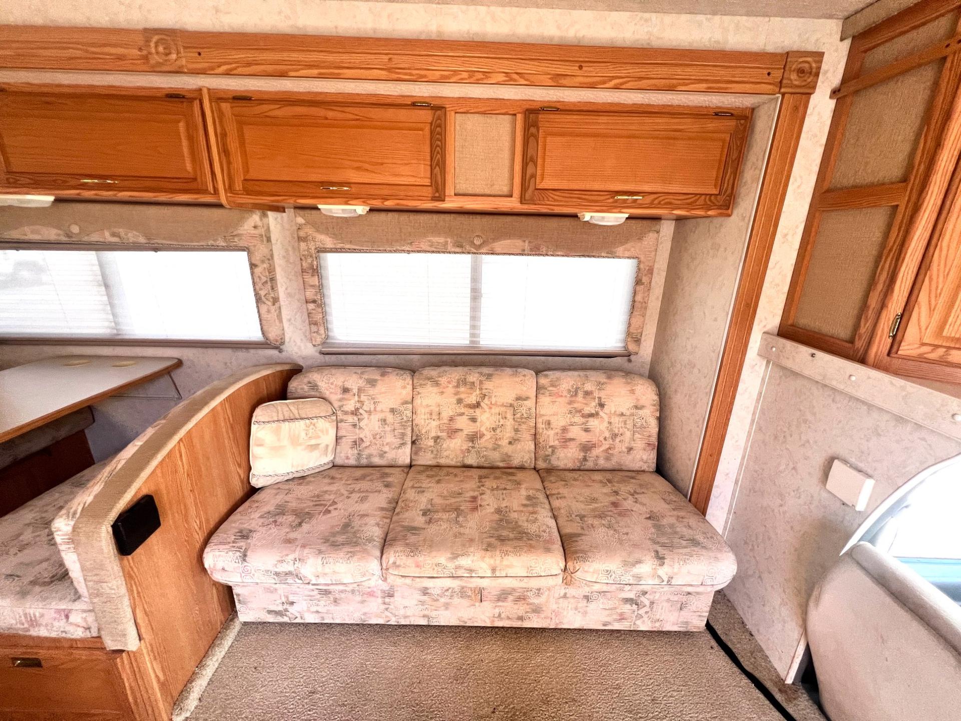 2001 Winnebago 2001 Winnebago Minnie Winnie - thumbnail 12