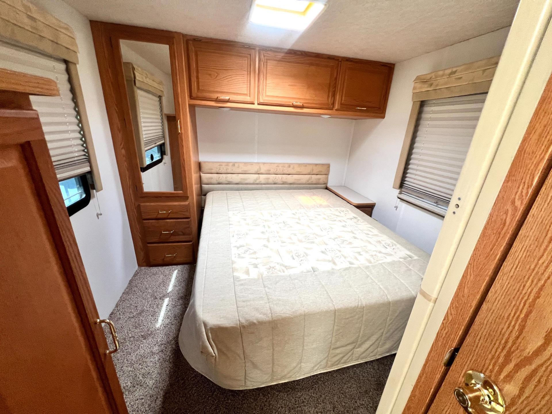 2001 Winnebago 2001 Winnebago Minnie Winnie - thumbnail 22