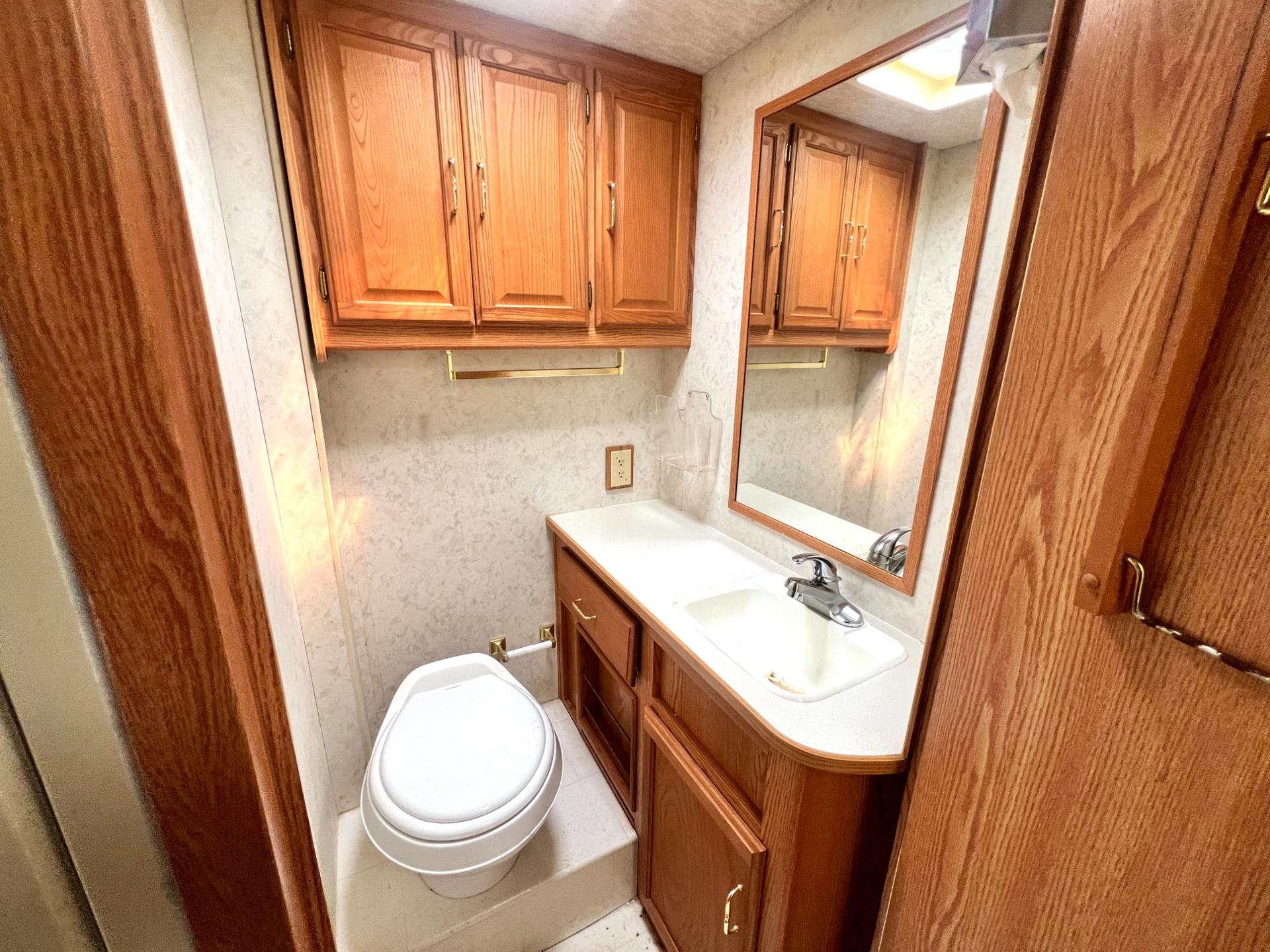 2001 Winnebago 2001 Winnebago Minnie Winnie - thumbnail 26