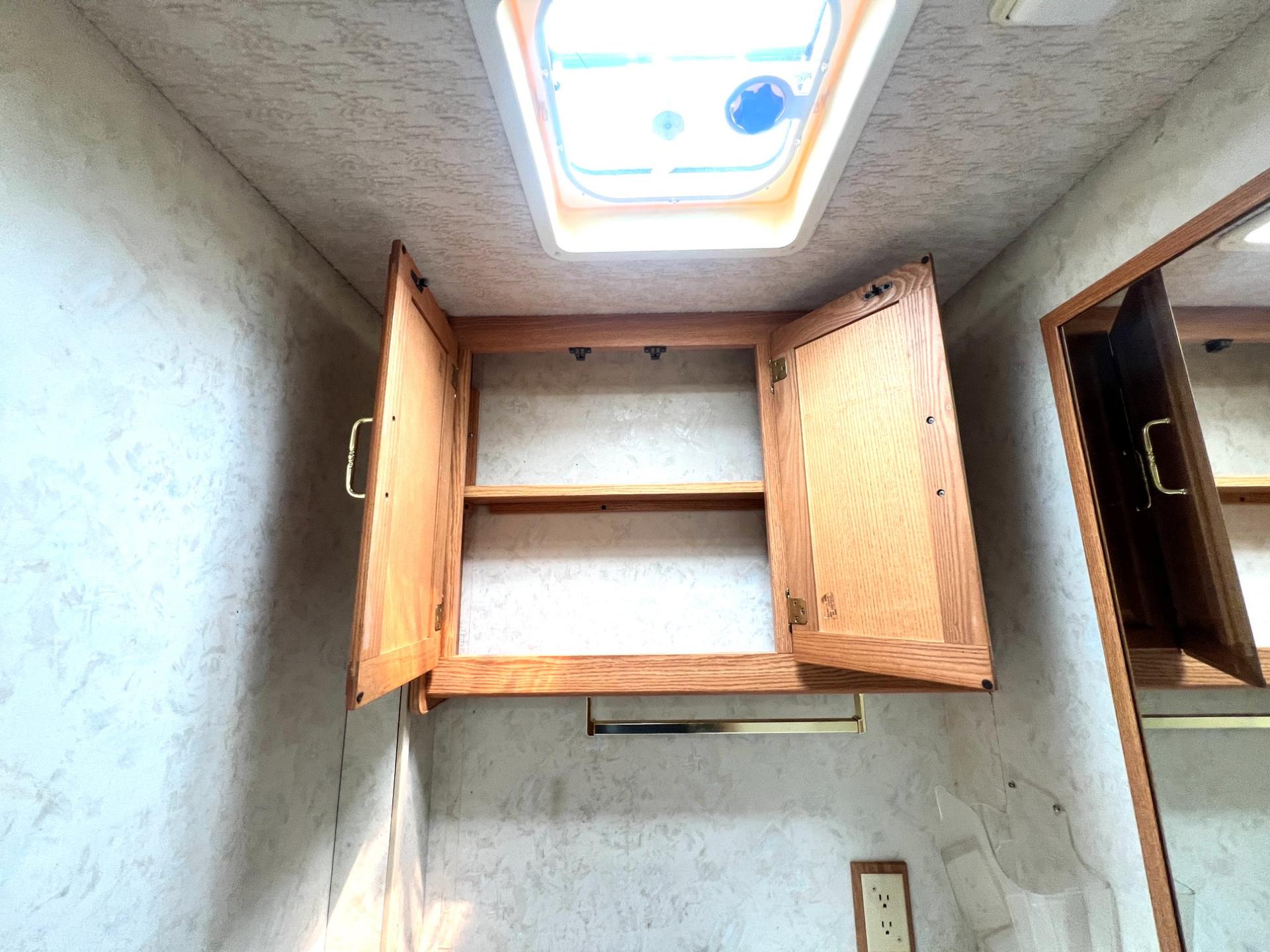 2001 Winnebago 2001 Winnebago Minnie Winnie - thumbnail 28