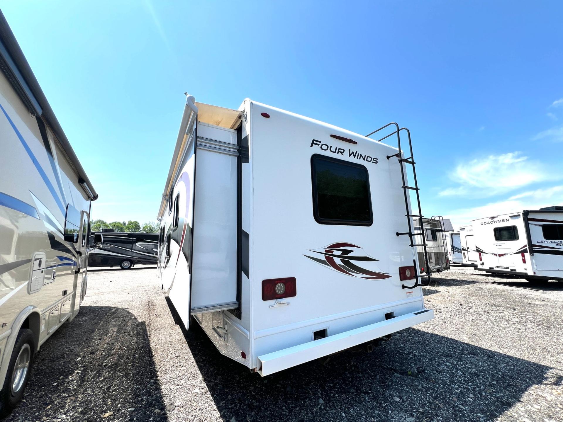 2022 Thor Motor Coach 2022 Thor Motor Coach Four Winds - thumbnail 4