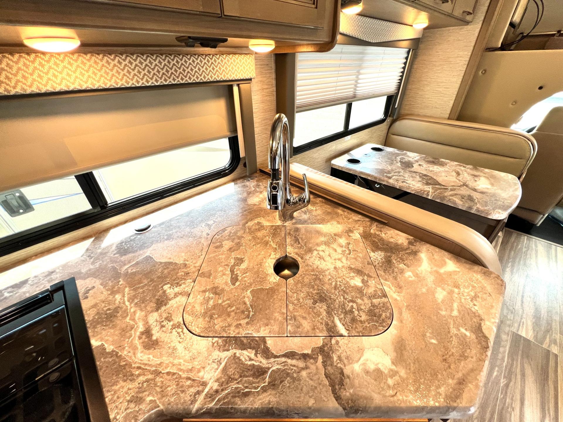 2022 Thor Motor Coach 2022 Thor Motor Coach Four Winds - thumbnail 26