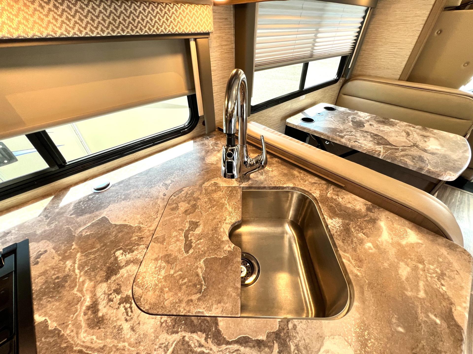 2022 Thor Motor Coach 2022 Thor Motor Coach Four Winds - thumbnail 27
