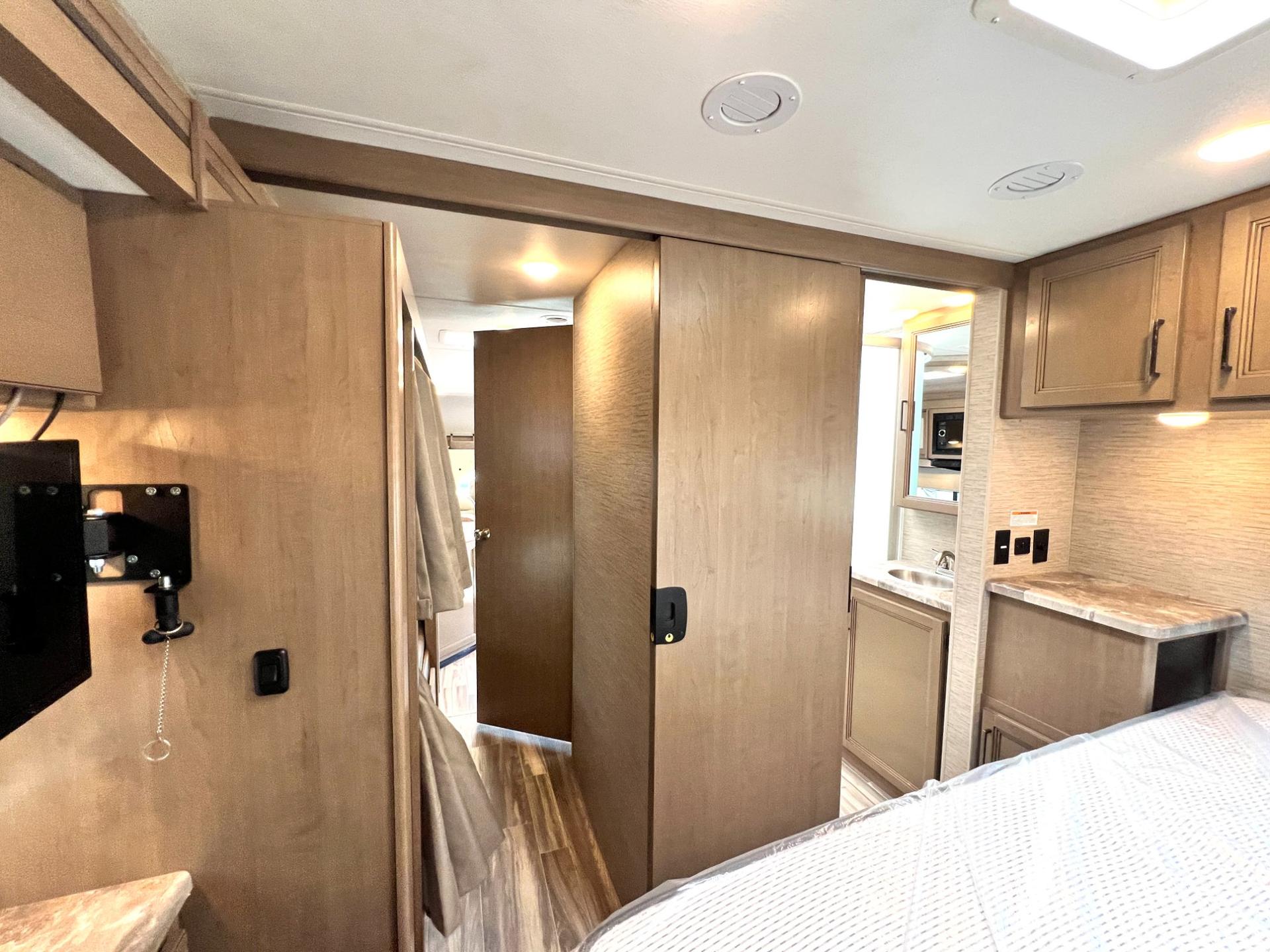 2022 Thor Motor Coach 2022 Thor Motor Coach Four Winds - thumbnail 52