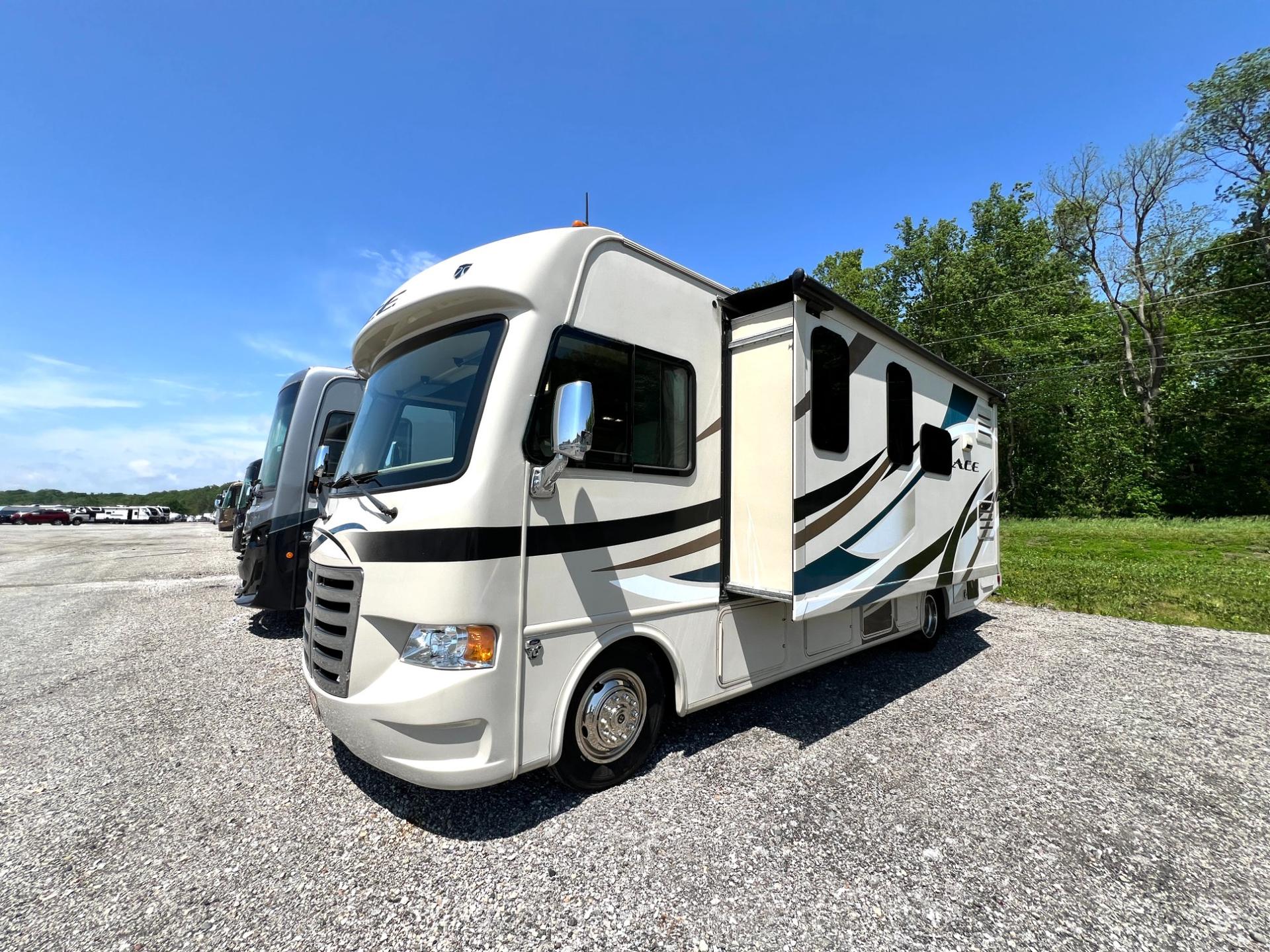 2015 Thor Motor Coach 2015 Thor Motor Coach ACE - thumbnail 3