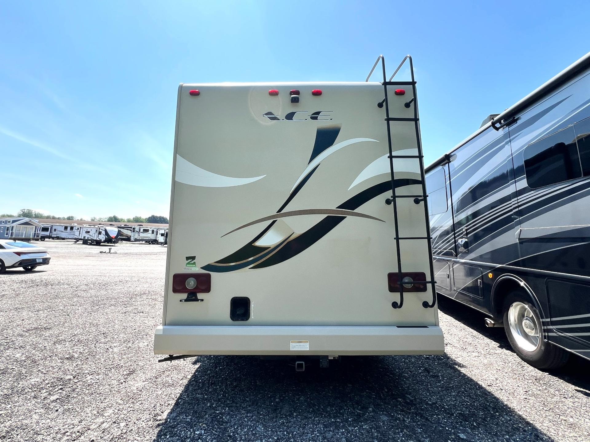 2015 Thor Motor Coach 2015 Thor Motor Coach ACE - thumbnail 5