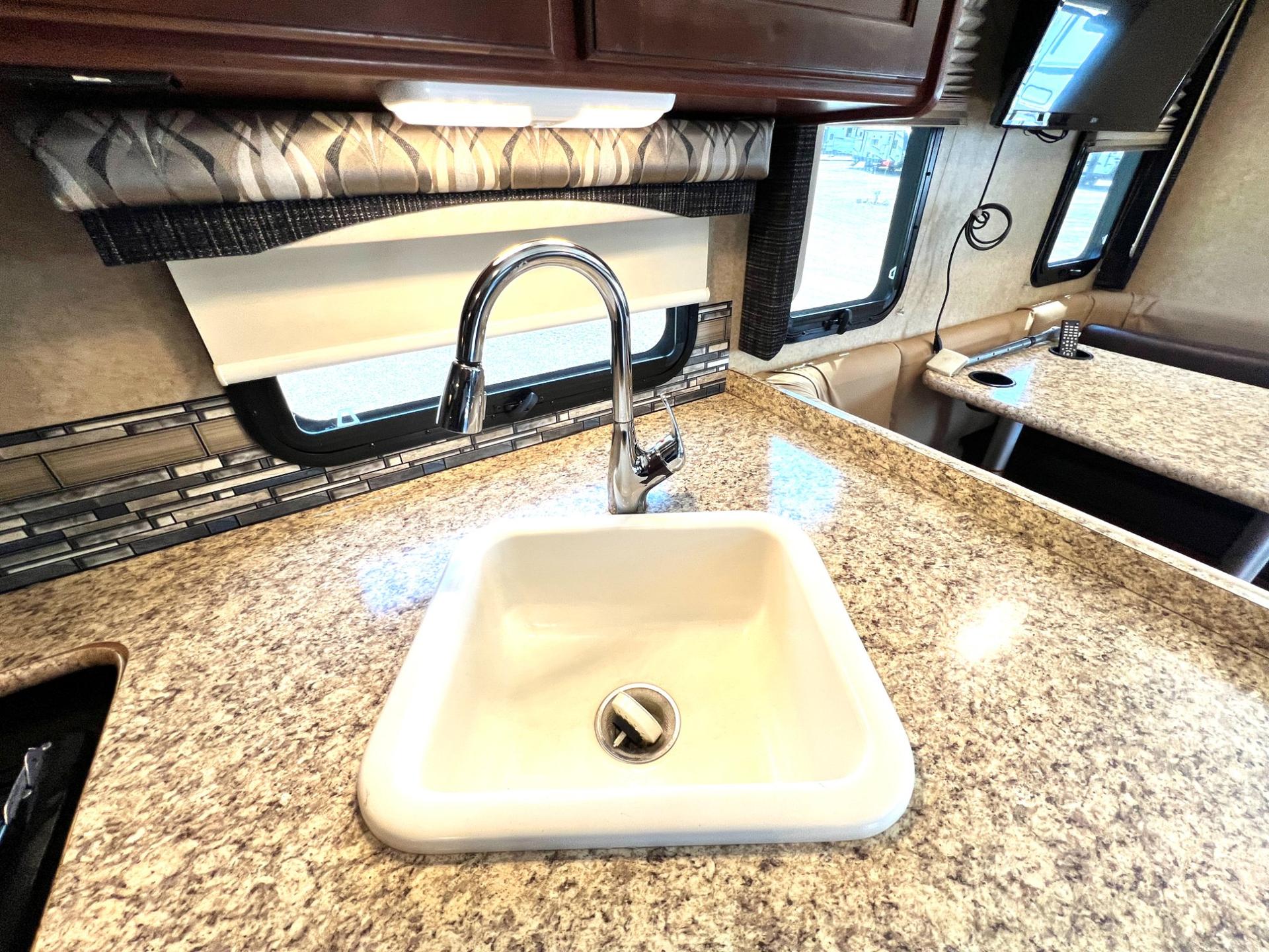 2015 Thor Motor Coach 2015 Thor Motor Coach ACE - thumbnail 31