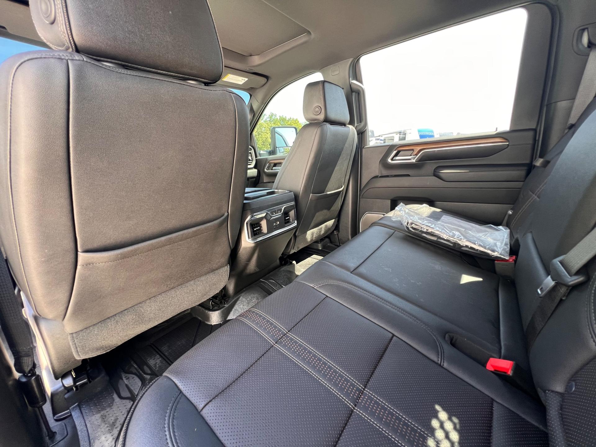 2024 Chevrolet 2024 Chevrolet Silverado 2500HD High Country - thumbnail 23