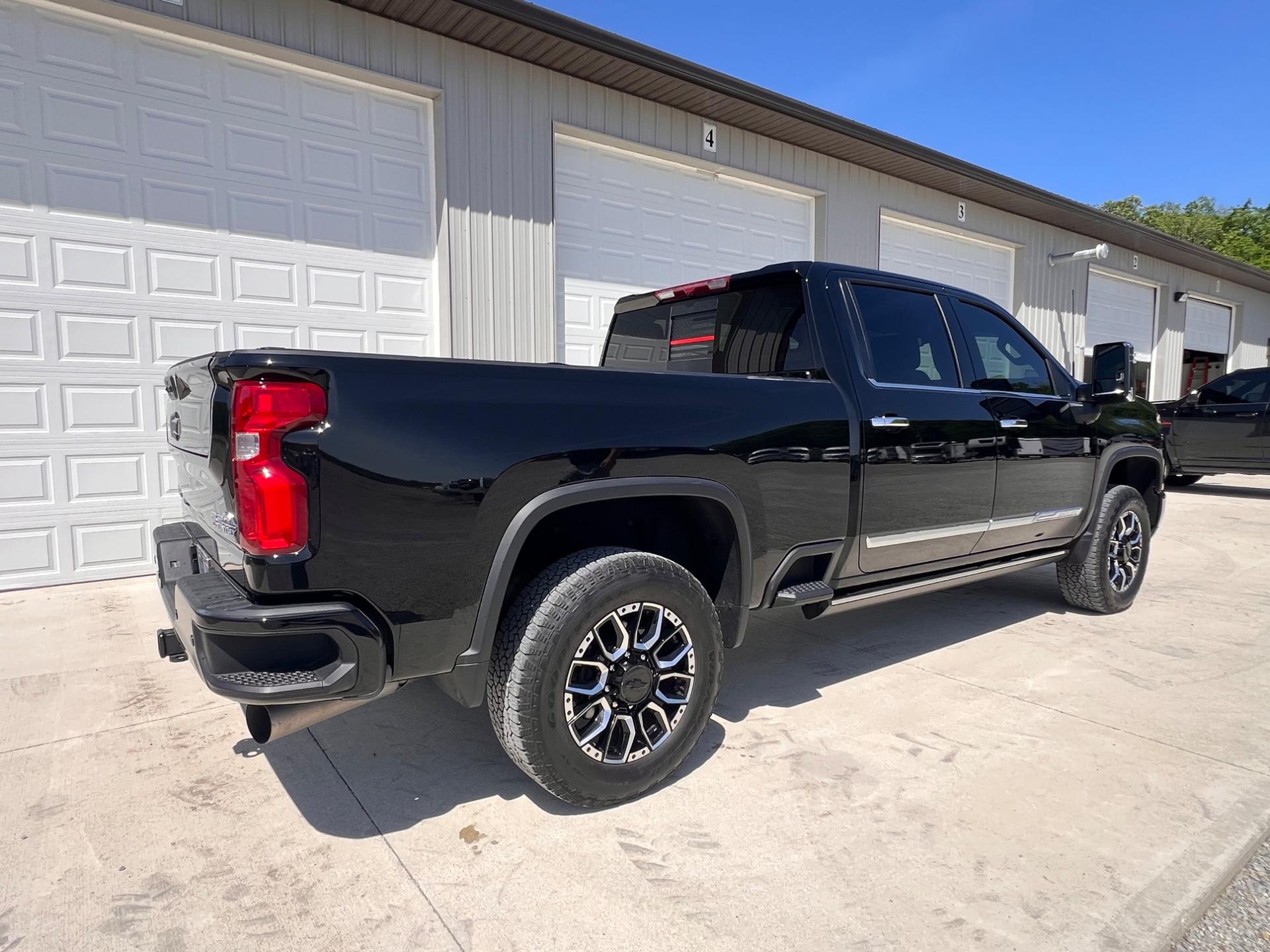 2024 Chevrolet 2024 Chevrolet Silverado 2500HD High Country - thumbnail 3