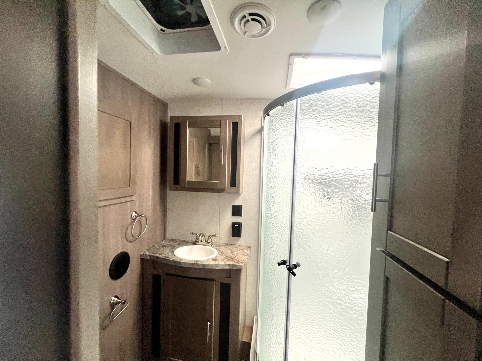 2021 CROSSROADS RV 2021 CROSSROADS RV SUNSET TRAIL - thumbnail 24