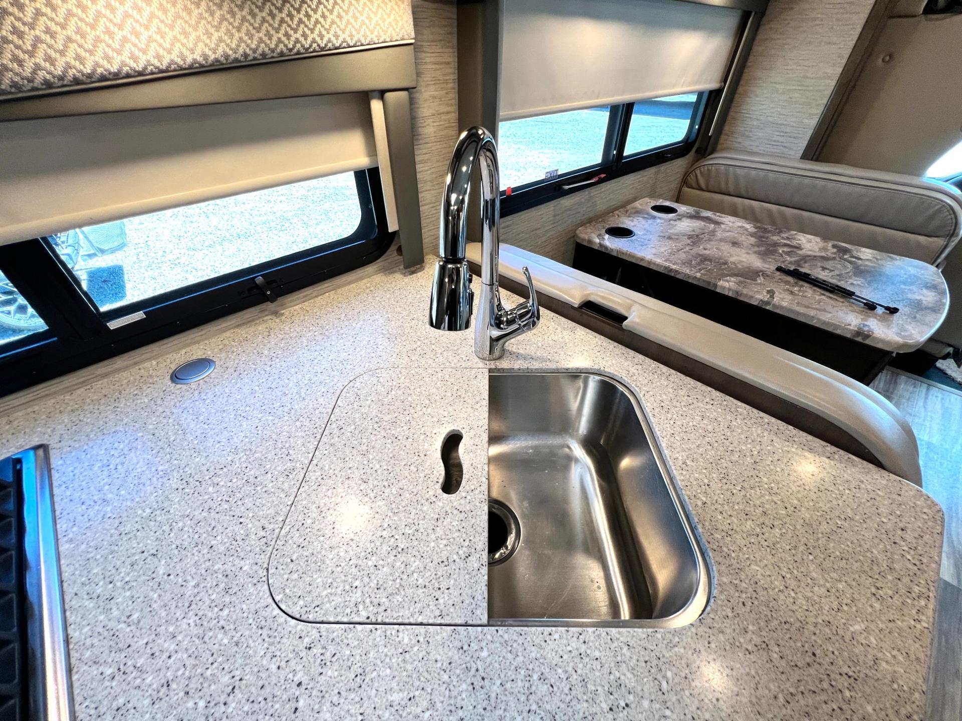 2021 Thor Motor Coach 2021 Thor Motor Coach Four Winds - thumbnail 27