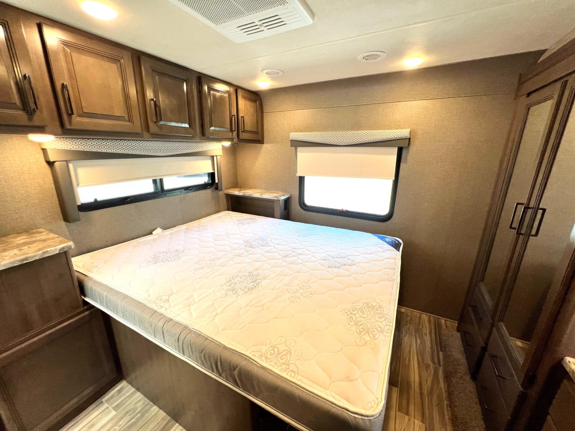 2021 Thor Motor Coach 2021 Thor Motor Coach Four Winds - thumbnail 38