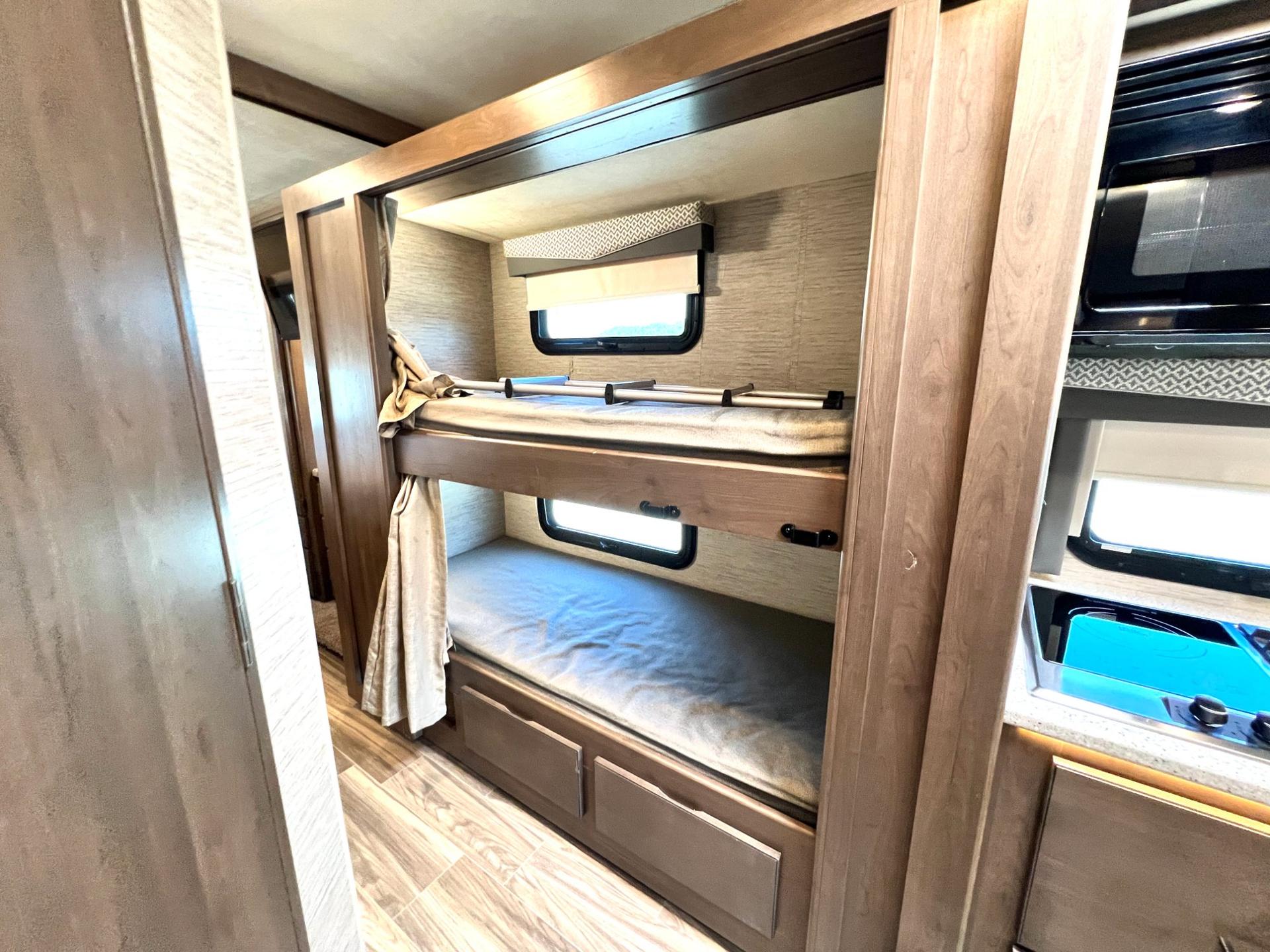 2021 Thor Motor Coach 2021 Thor Motor Coach Four Winds - thumbnail 42