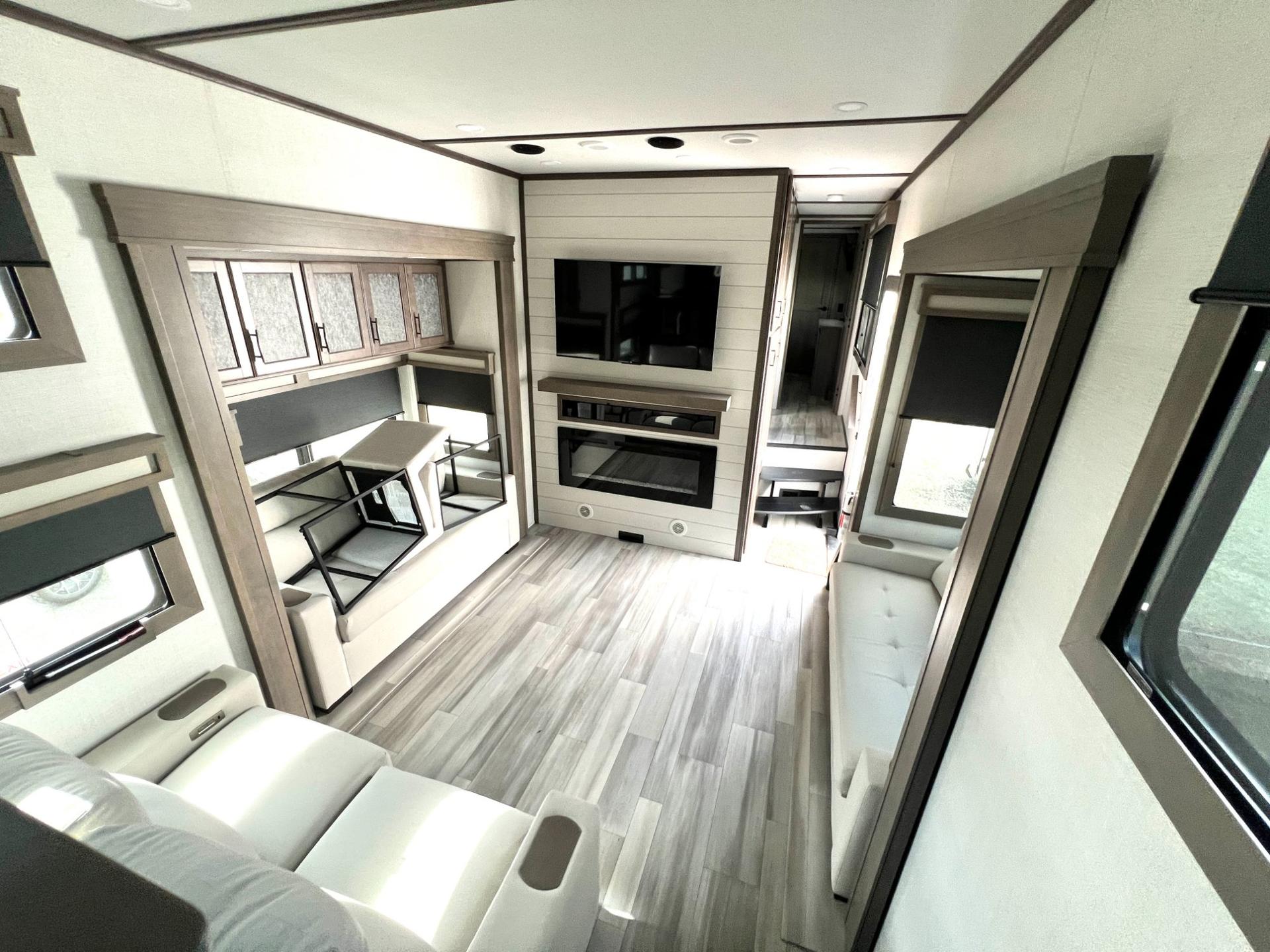 2024 Grand Design 2024 Grand Design Solitude - thumbnail 29
