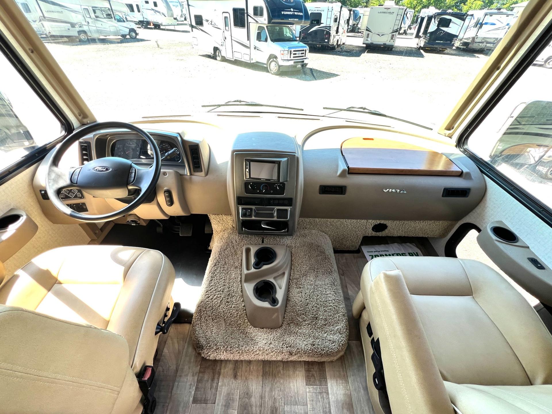 2017 Winnebago 2017 Winnebago Vista - thumbnail 9