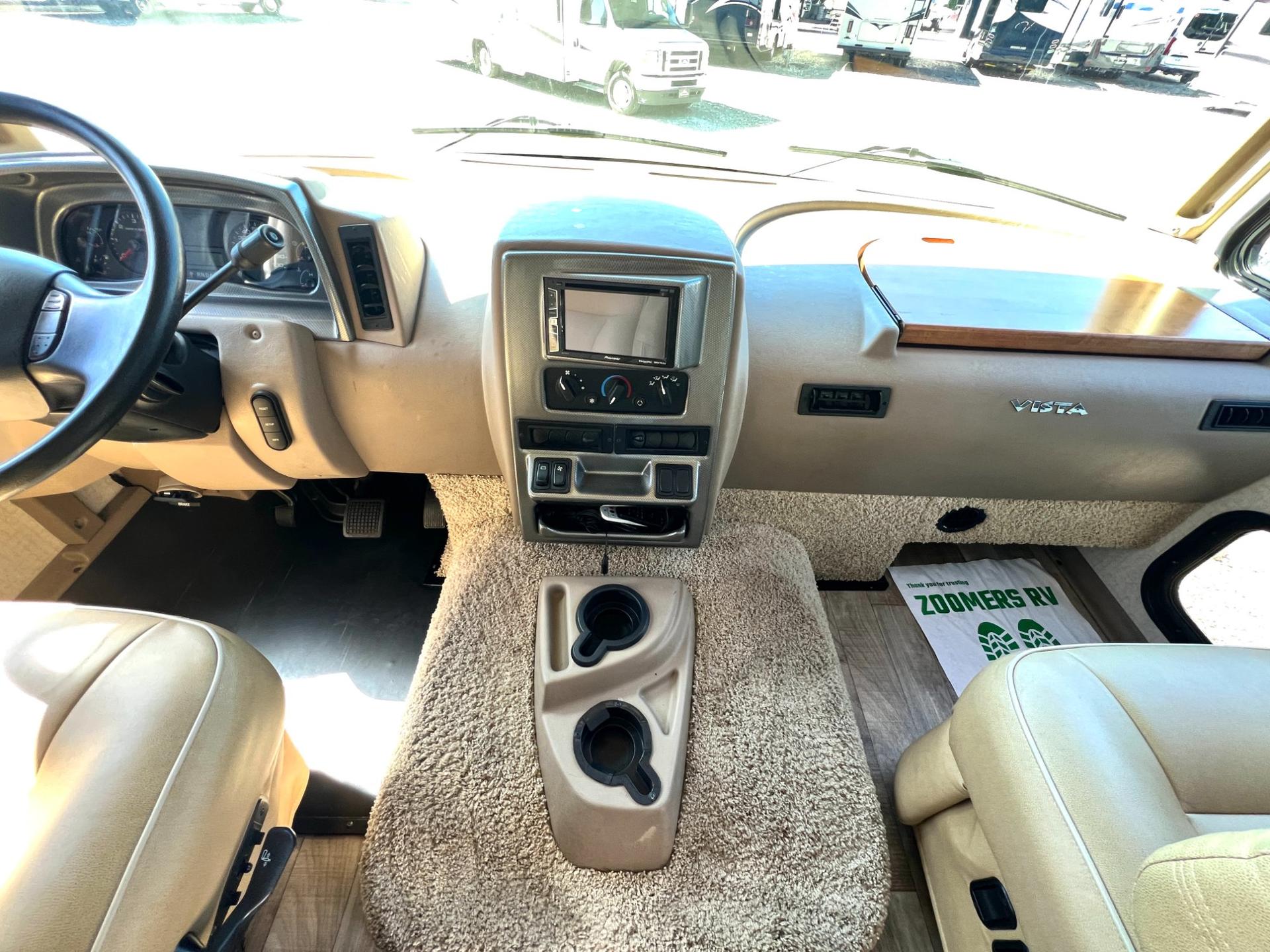 2017 Winnebago 2017 Winnebago Vista - thumbnail 10
