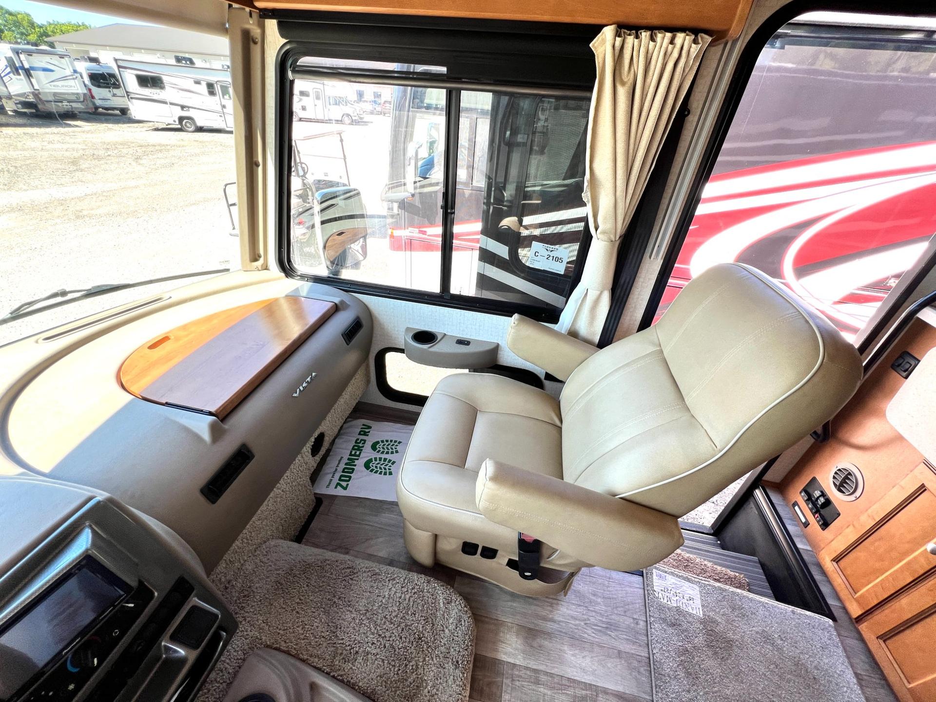 2017 Winnebago 2017 Winnebago Vista - thumbnail 11