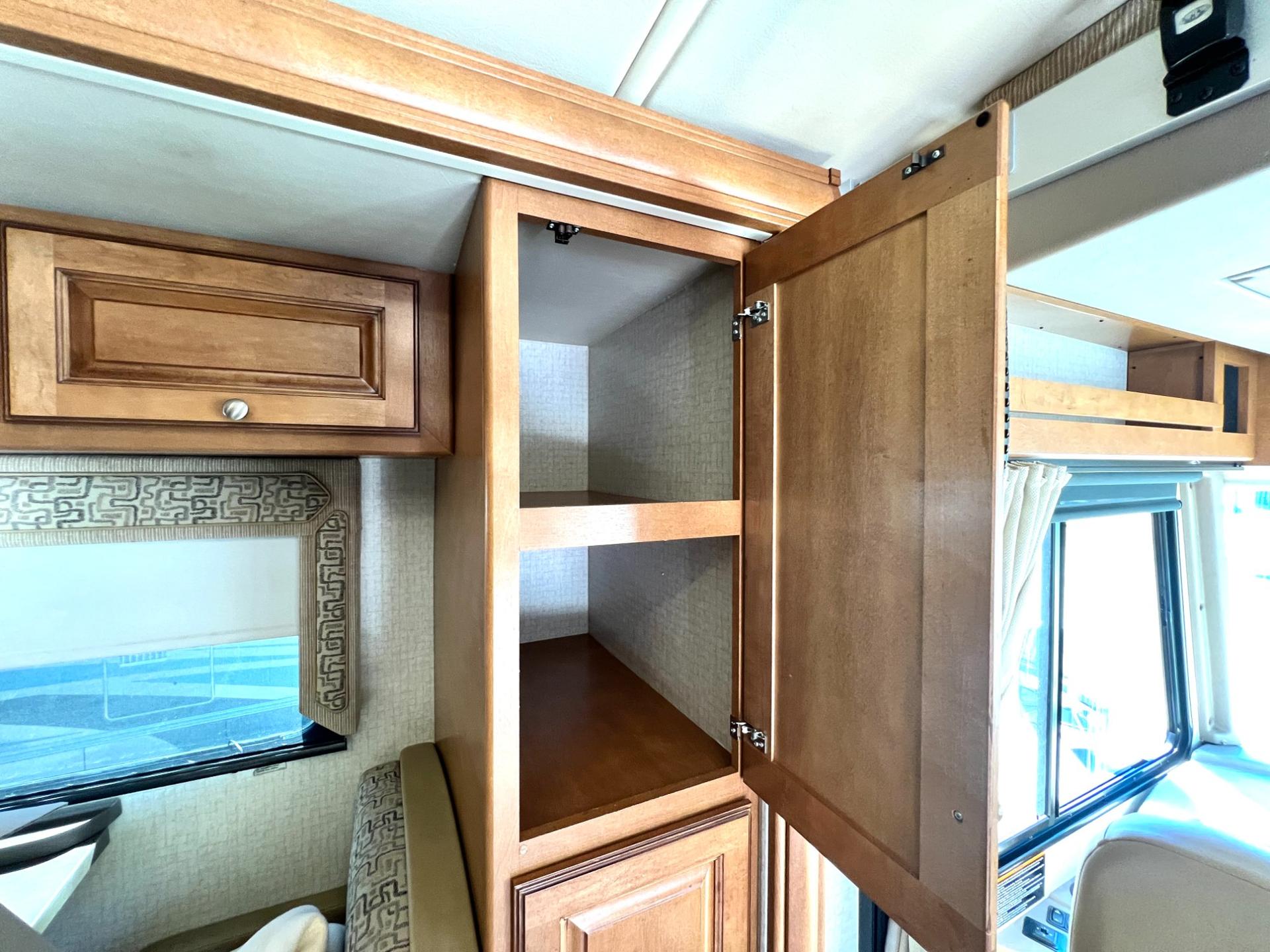 2017 Winnebago 2017 Winnebago Vista - thumbnail 16