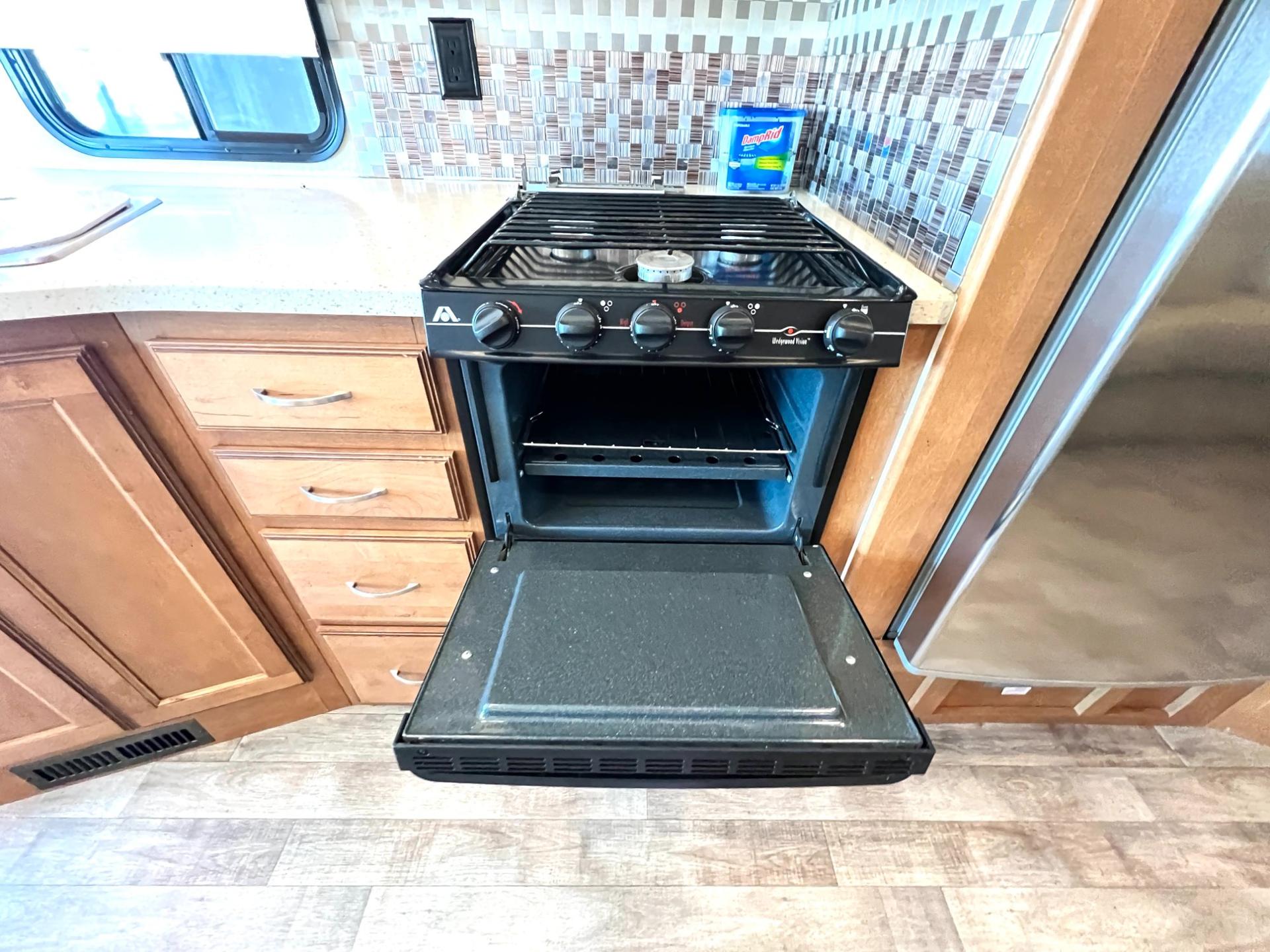 2017 Winnebago 2017 Winnebago Vista - thumbnail 24