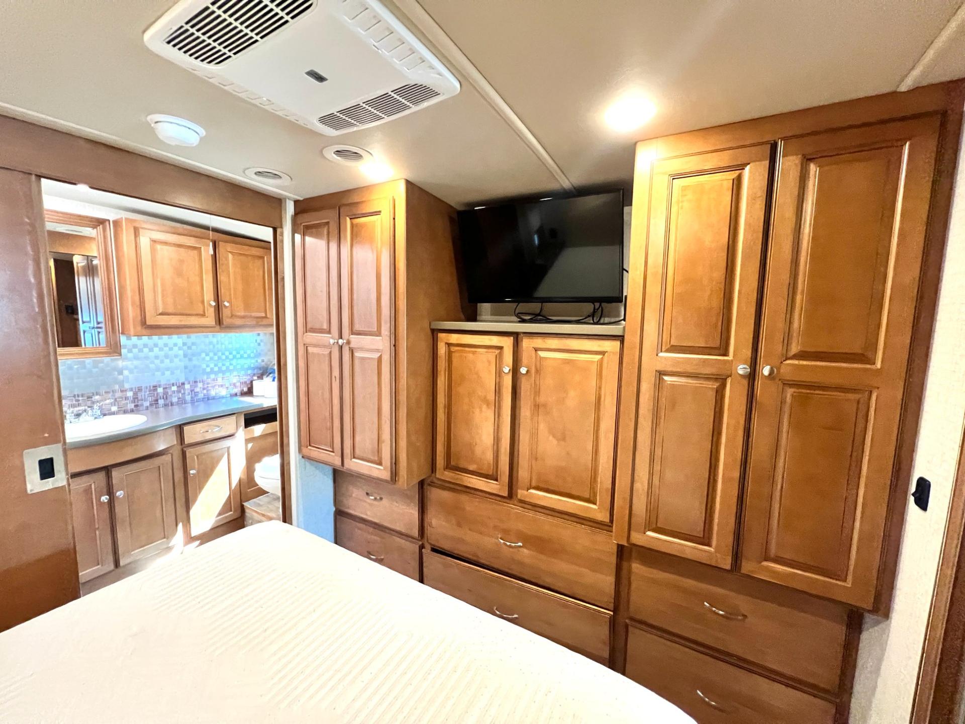 2017 Winnebago 2017 Winnebago Vista - thumbnail 32