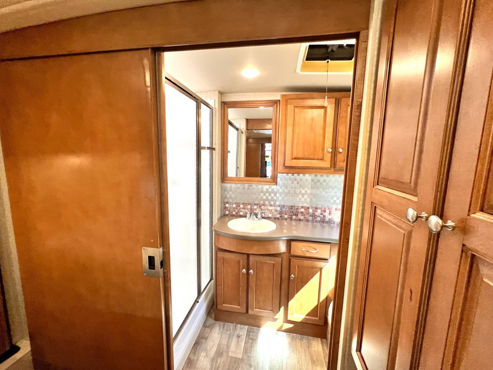 2017 Winnebago 2017 Winnebago Vista - thumbnail 35