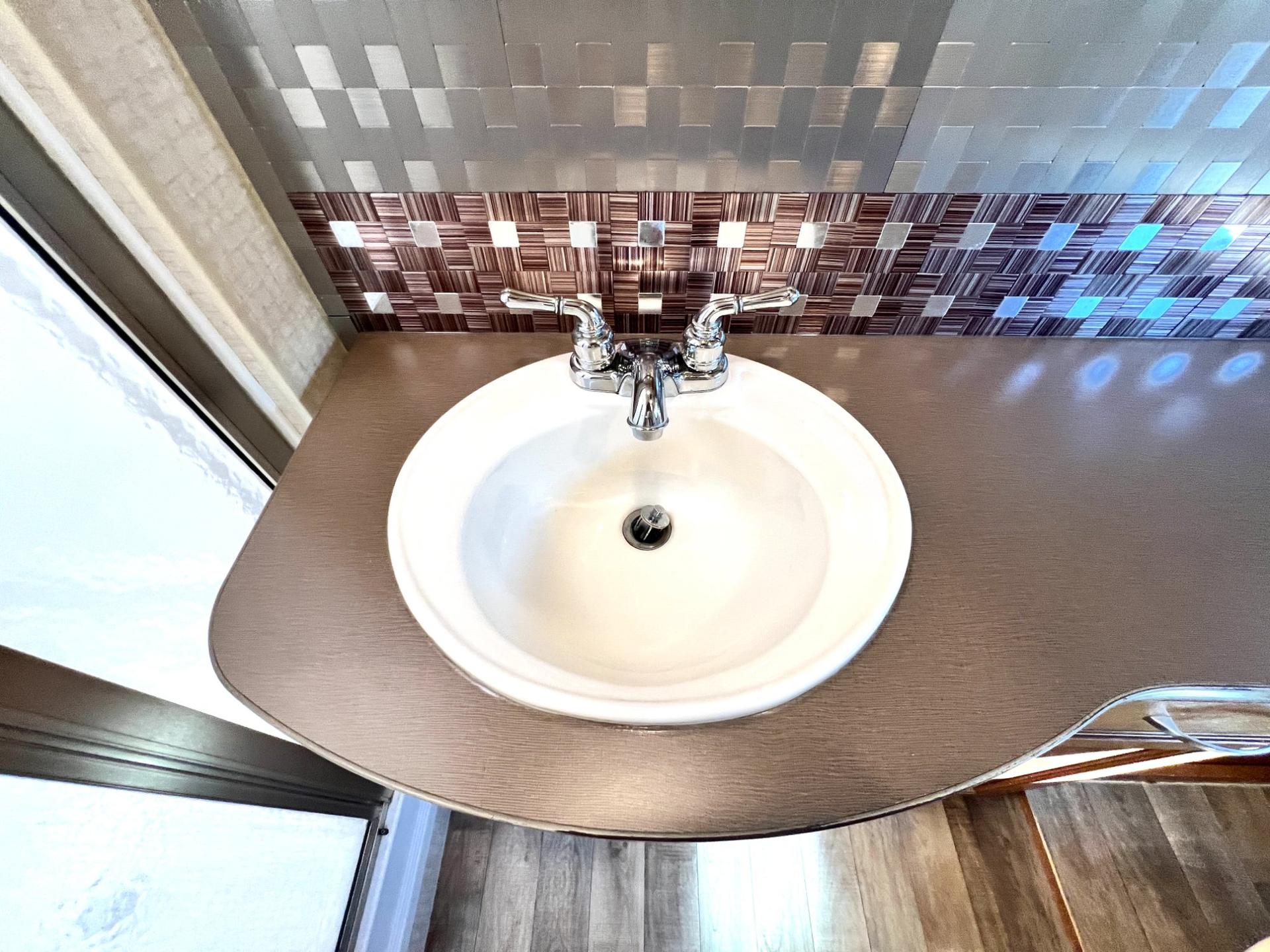 2017 Winnebago 2017 Winnebago Vista - thumbnail 36