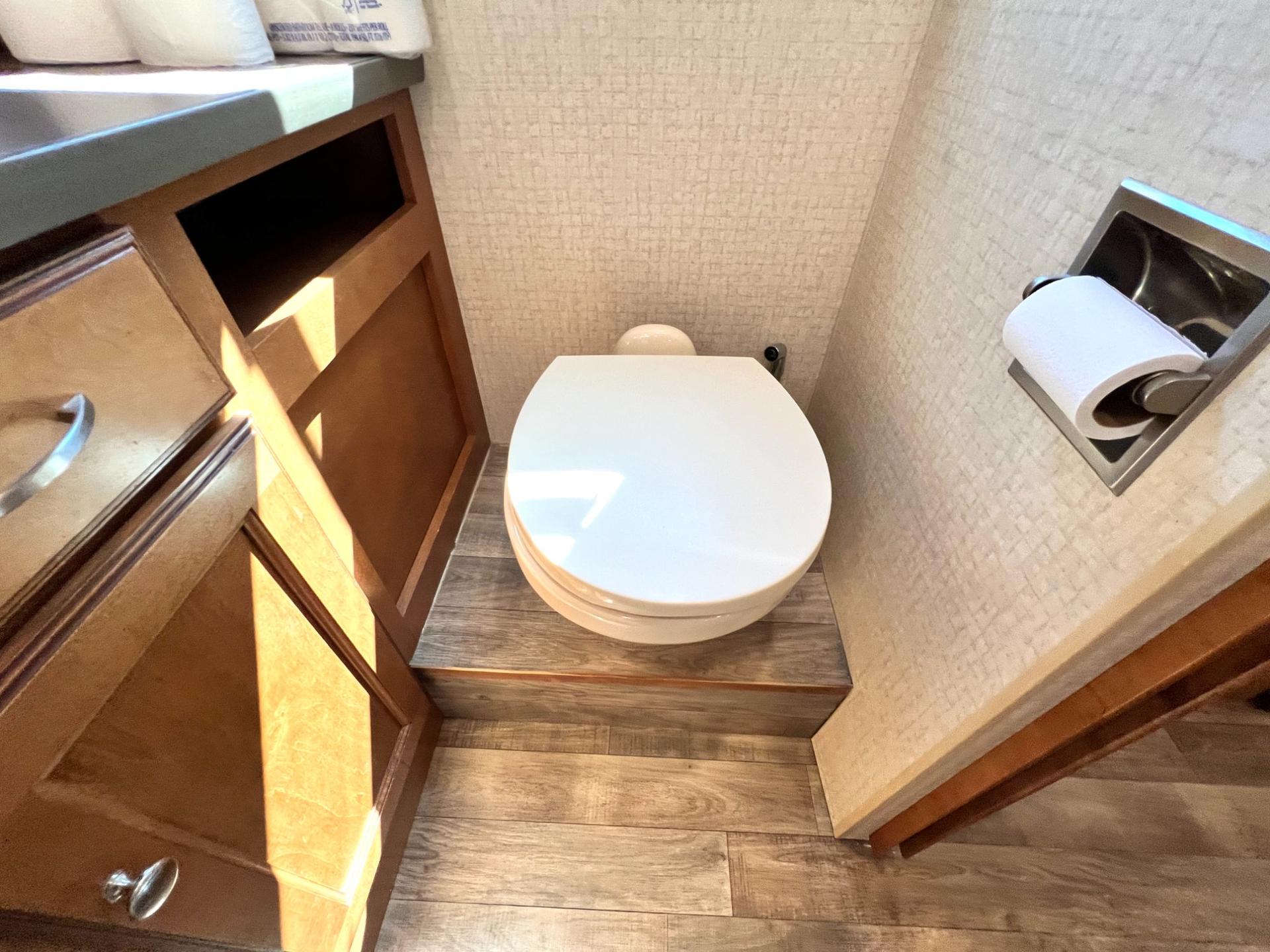 2017 Winnebago 2017 Winnebago Vista - thumbnail 38
