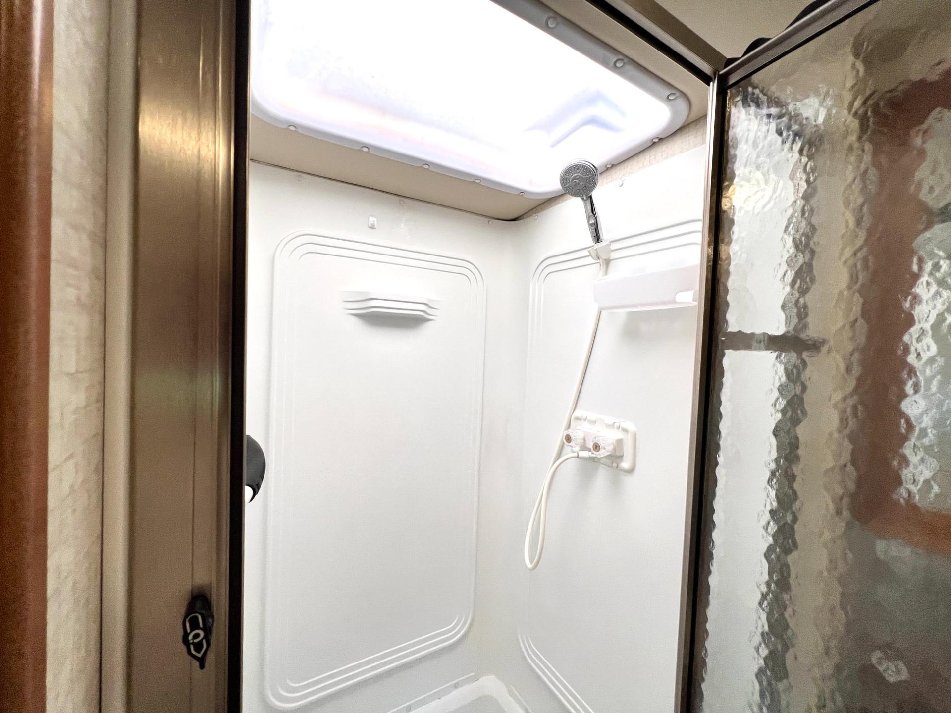 2017 Winnebago 2017 Winnebago Vista - thumbnail 42