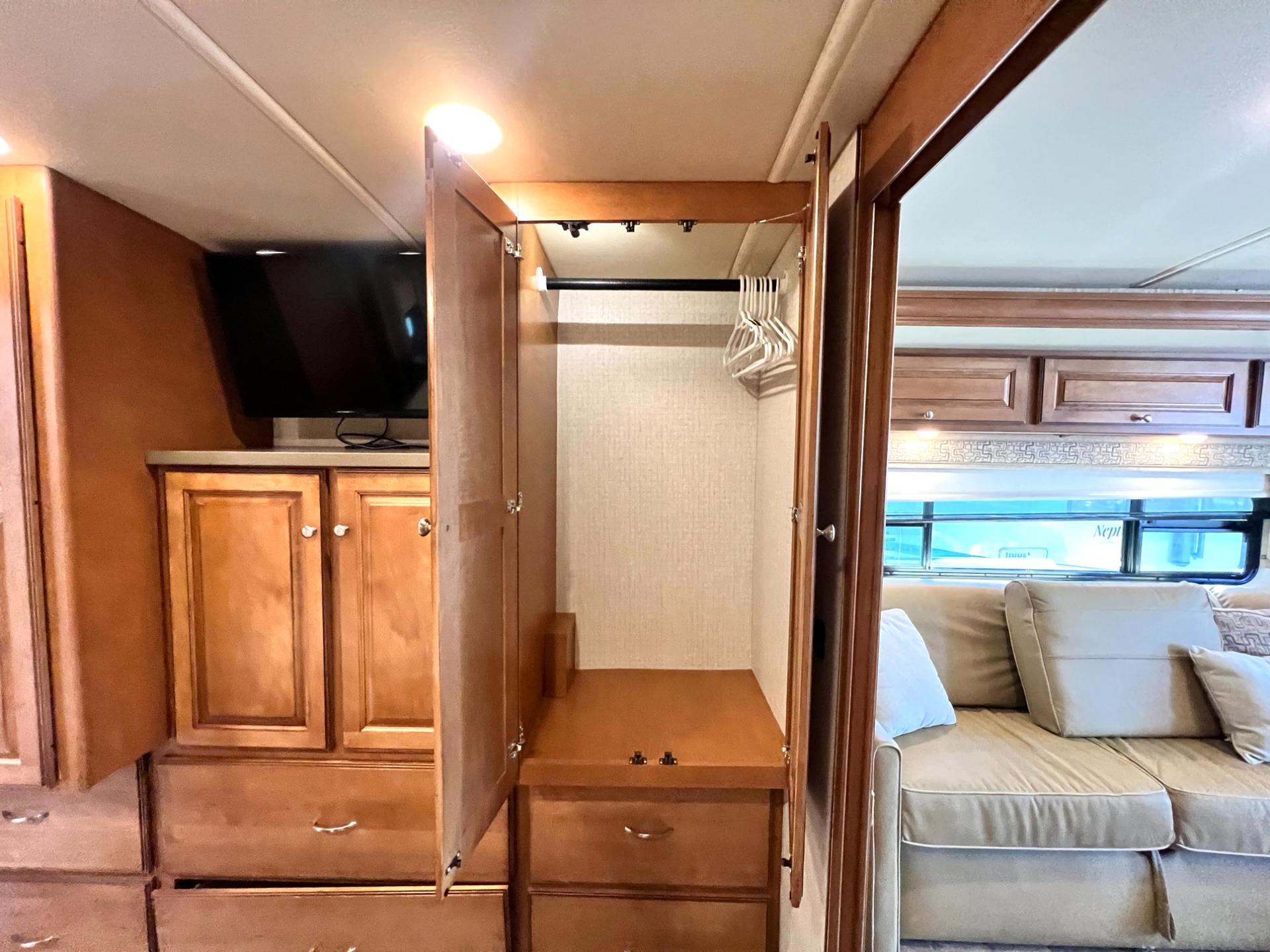 2017 Winnebago 2017 Winnebago Vista - thumbnail 46