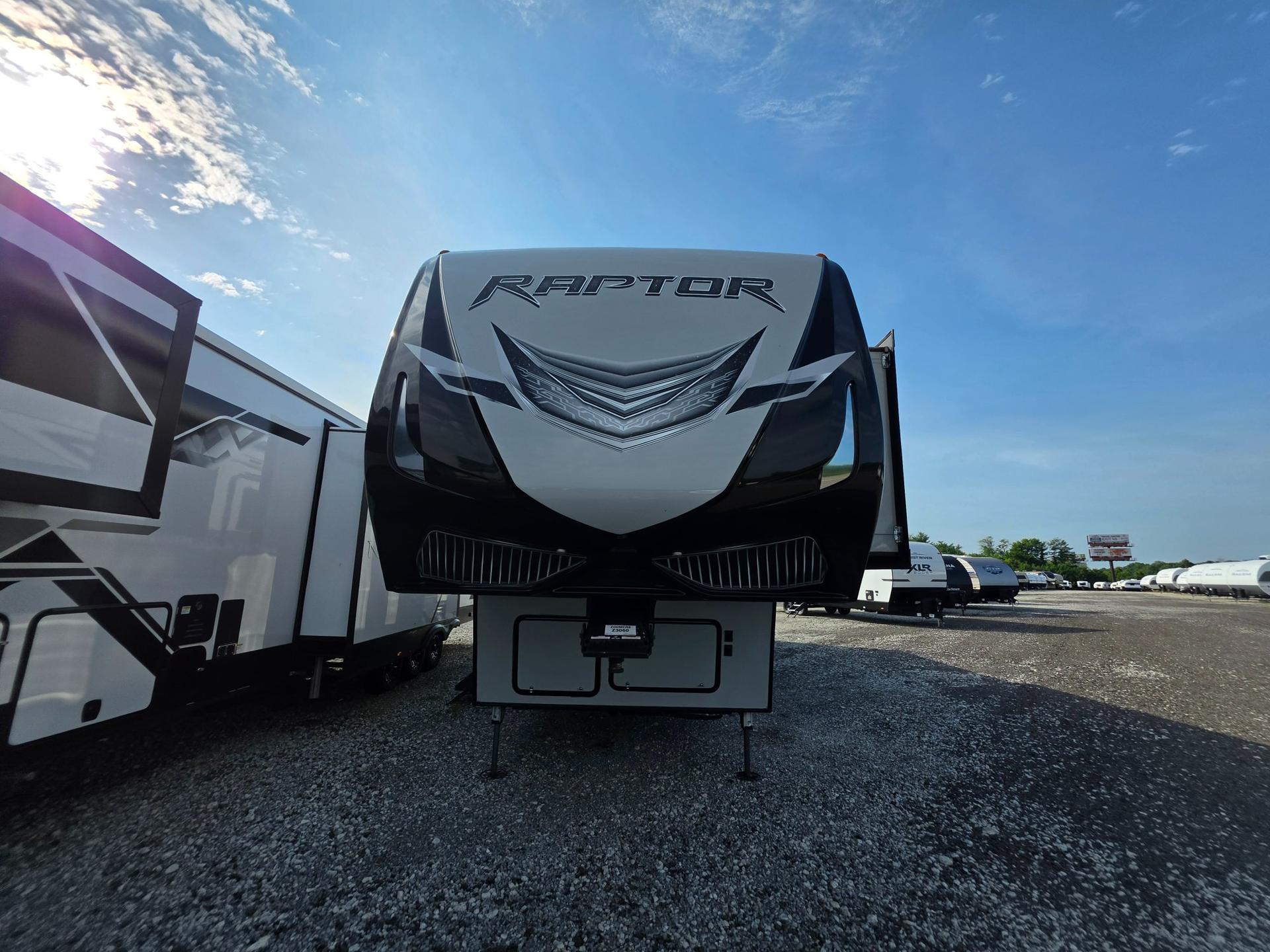 2018 Keystone 2018 Keystone Raptor - thumbnail 3