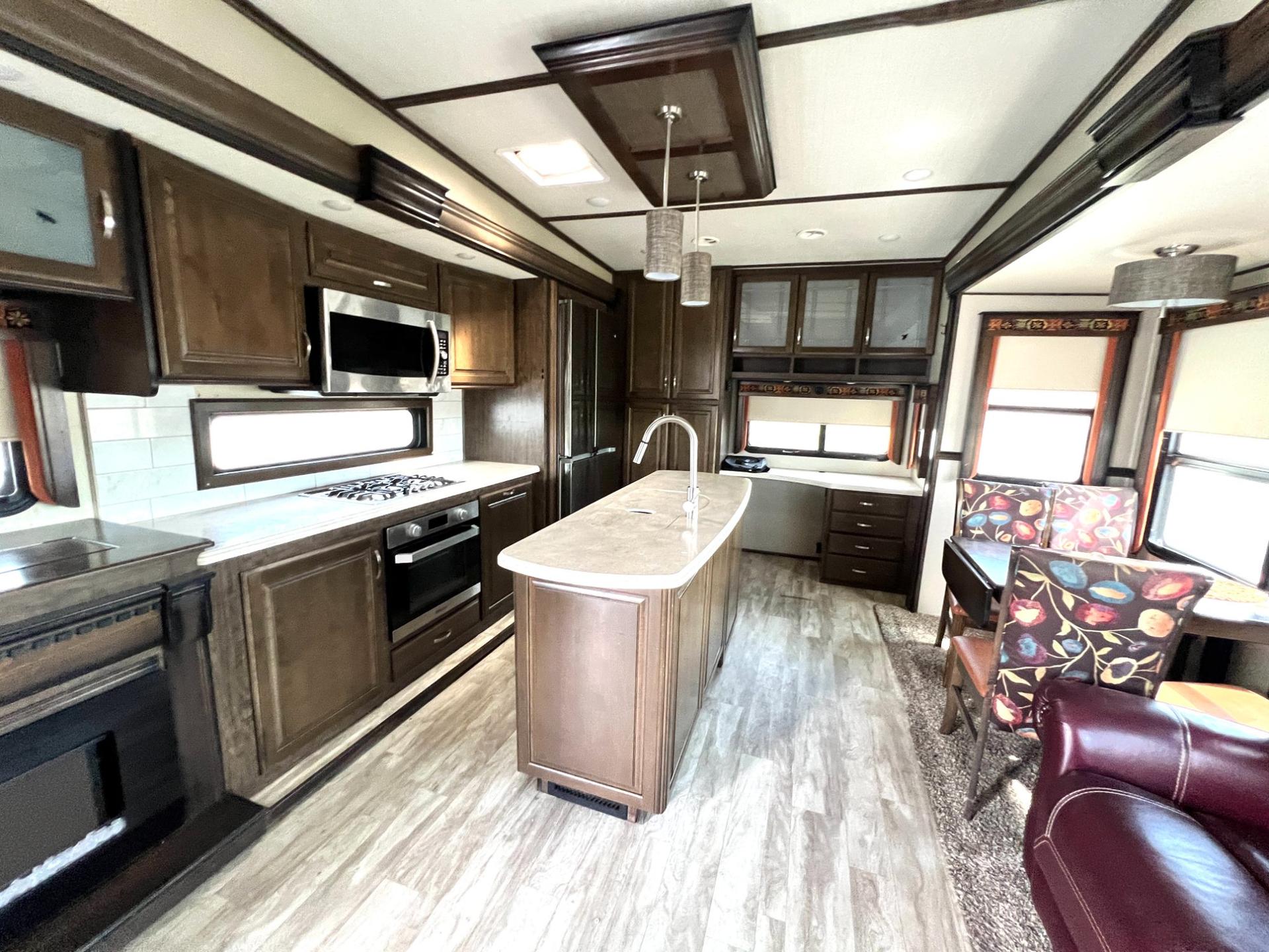 2019 Grand Design 2019 Grand Design Solitude - thumbnail 14