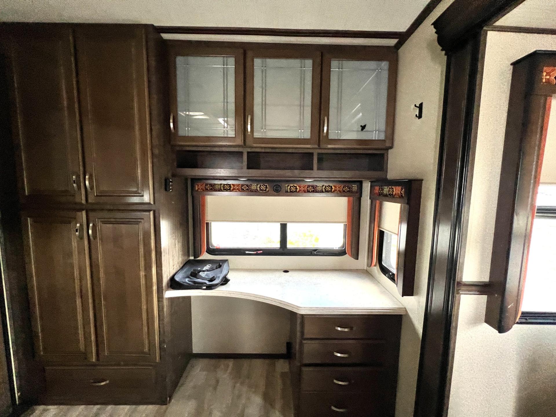 2019 Grand Design 2019 Grand Design Solitude - thumbnail 28