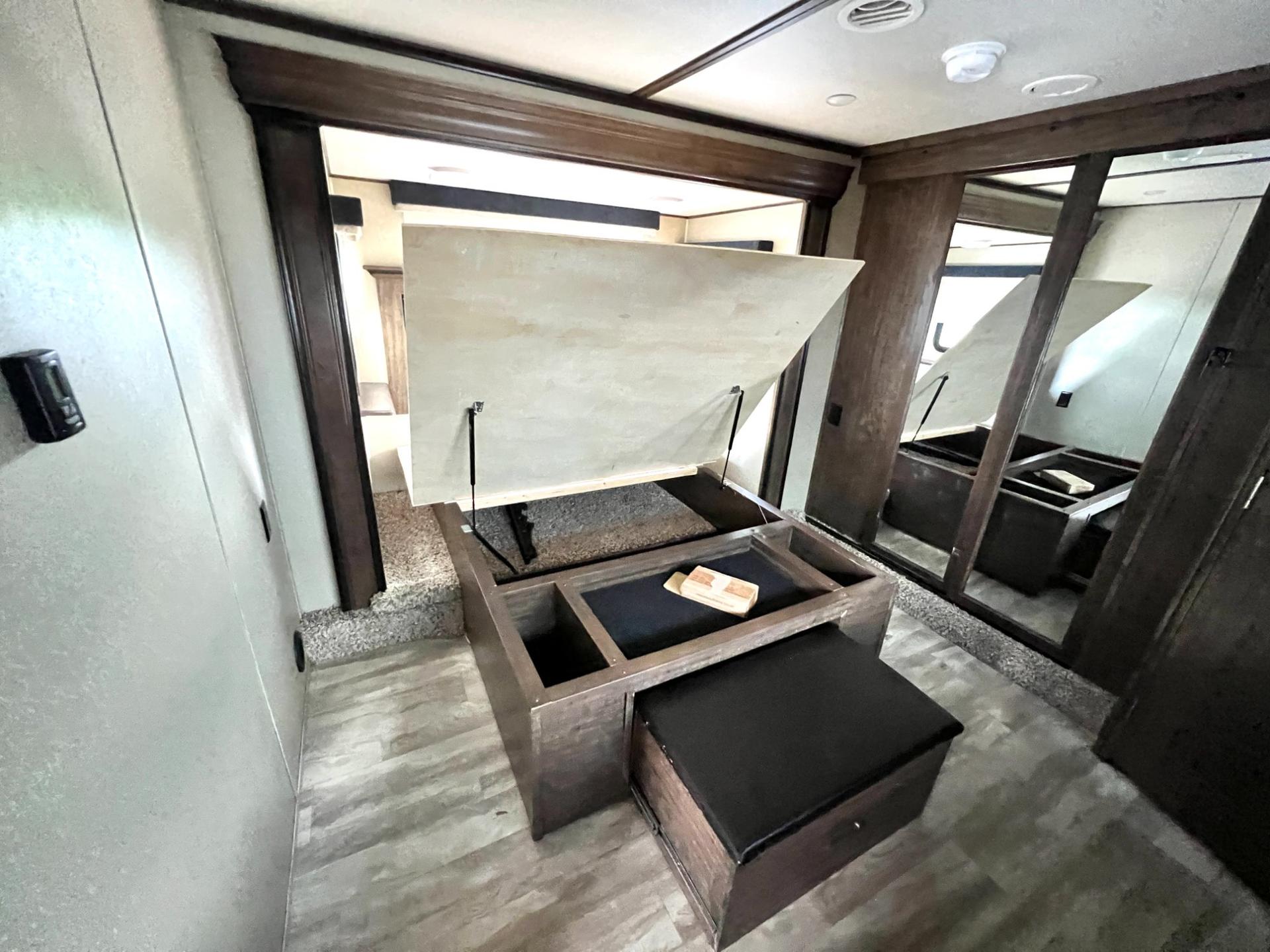 2019 Grand Design 2019 Grand Design Solitude - thumbnail 36