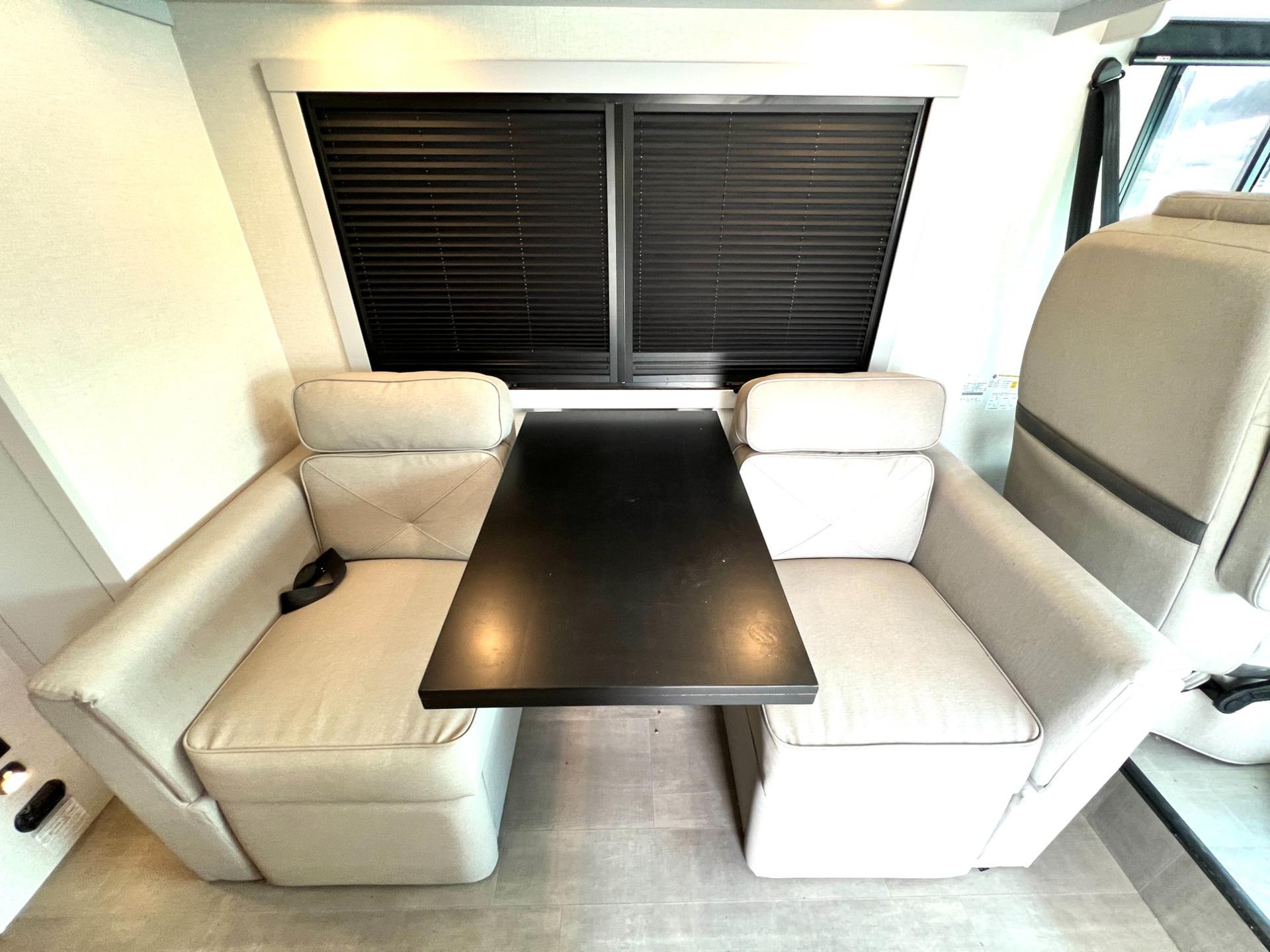 2025 Coachmen 2025 Coachmen Euro - thumbnail 28